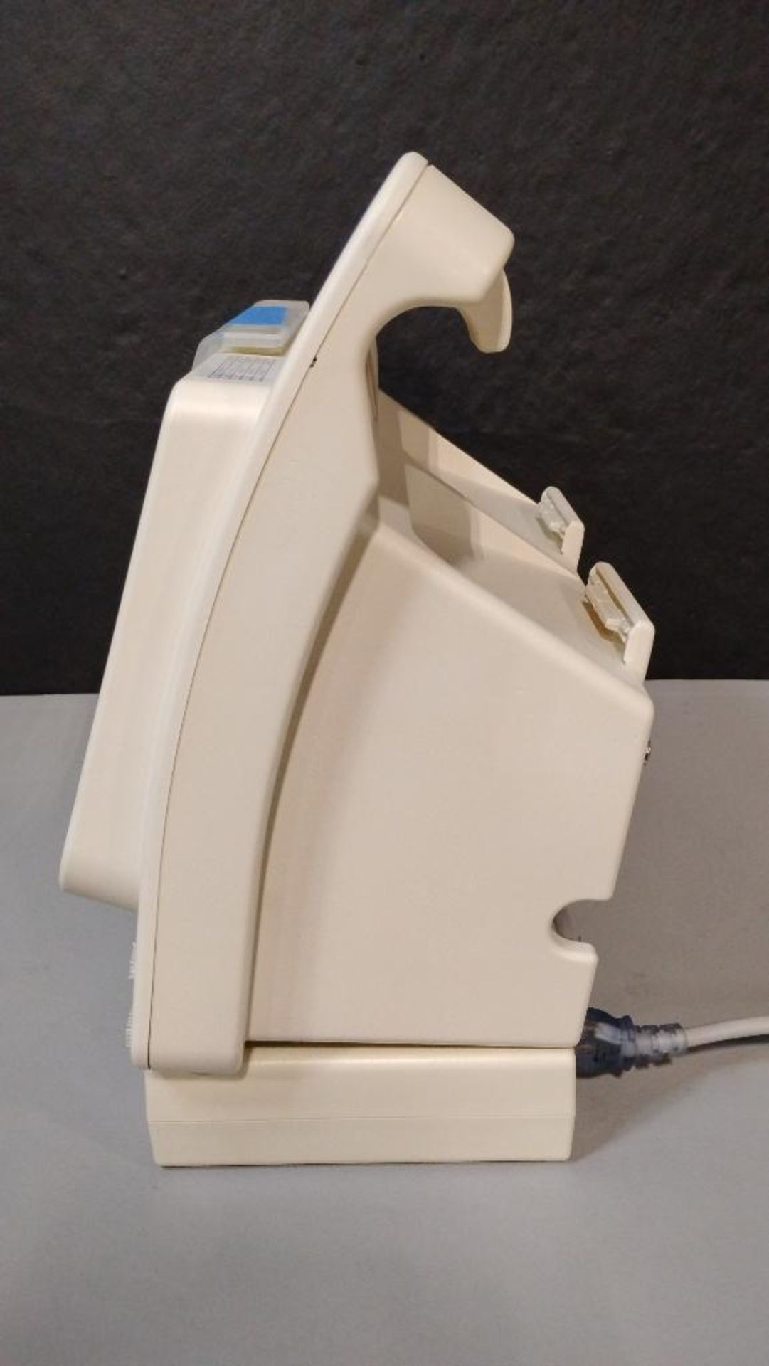 PHYSIO-CONTROL LIFEPAK 12 BIPHASIC DEFIBRILLATOR WITH PACING, 12 LEAD ECG, SPO2, ANALYZE, AC ADAPTER - Image 2 of 3