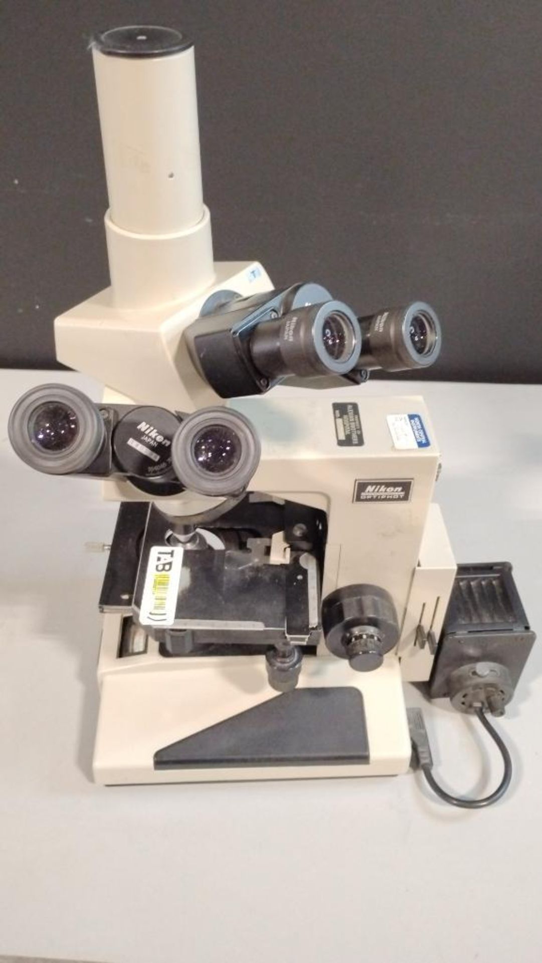 NIKON OPTIPHOT LAB MICROSCOPE WITH 2 OBJECTIVES - Image 2 of 4