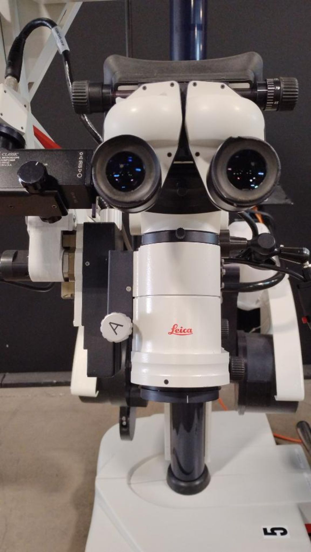 LEICA M500-N NEURO-SURGICAL MICROSCOPE TO INCLUDE DUAL FACE TO FACE BINOCULARS WITH EYEPIECES TWO AR - Image 6 of 9