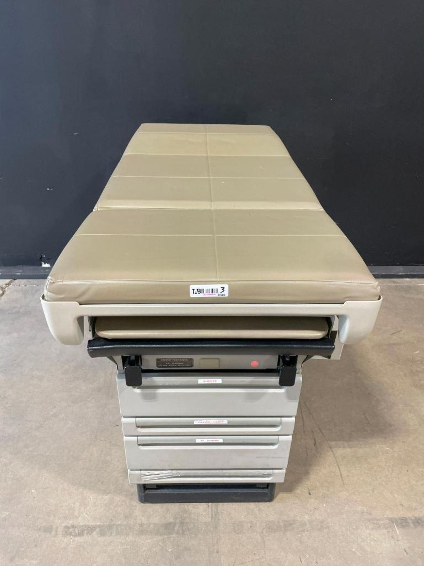 MIDMARK 404 EXAM TABLE