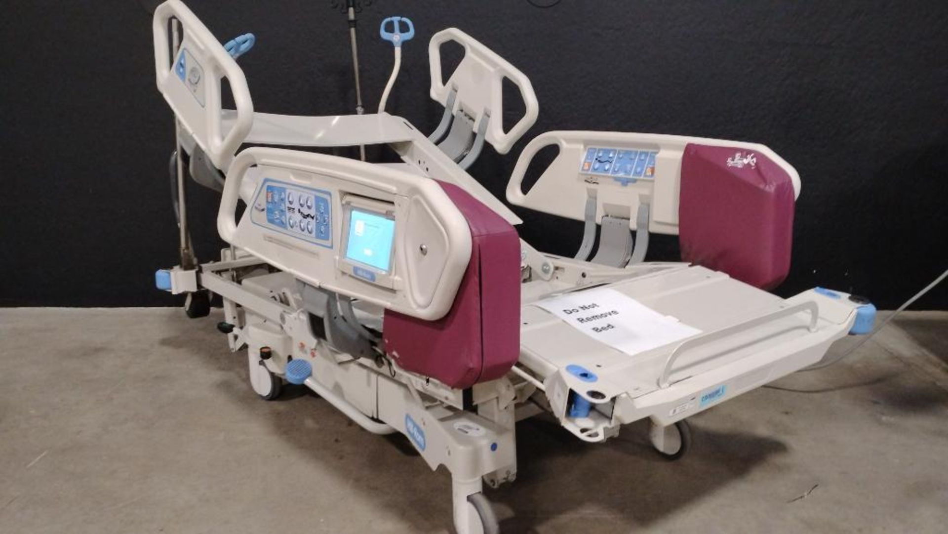 HILL-ROM TOTAL CARE SPORT 2 P1900 HOSPITAL BED - Image 2 of 3