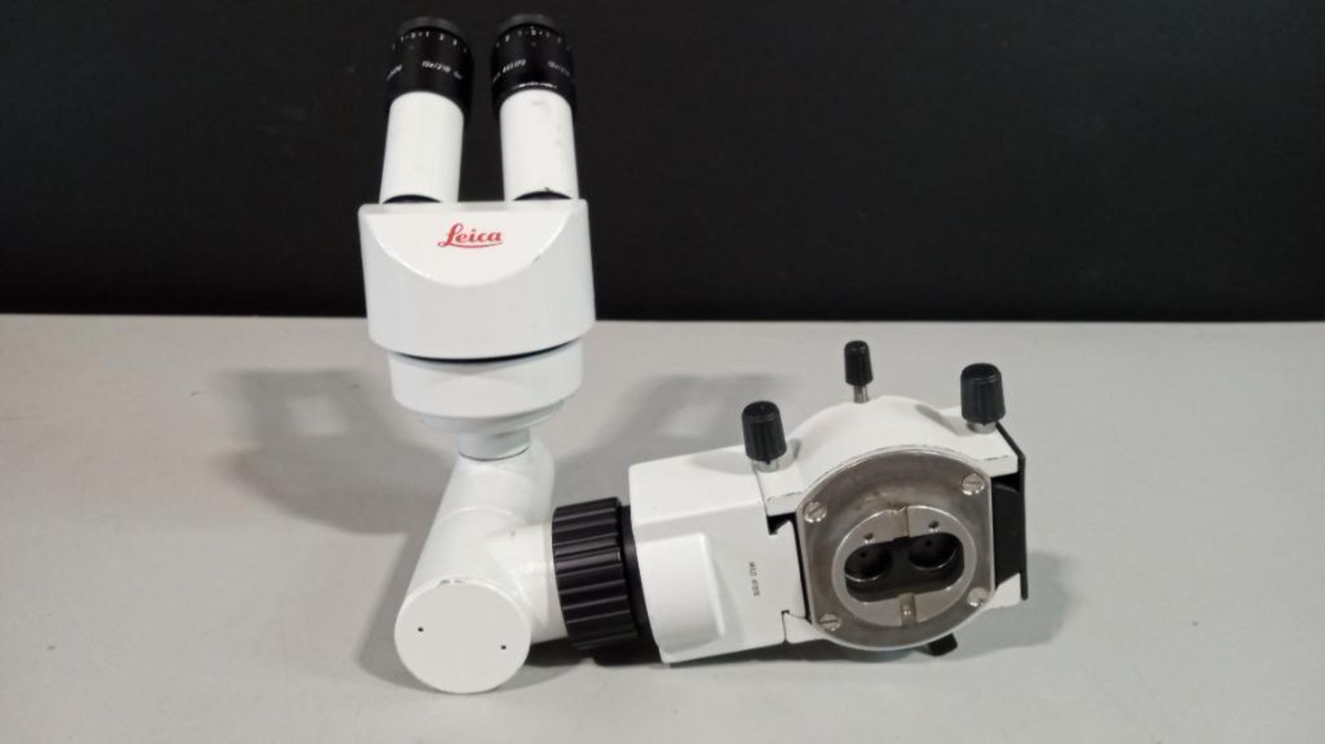 LEICA SURGICAL MICROSCOPE BINOCULAR WITH EYEPIECES BOTH ARE (10X/21B) - Image 2 of 3