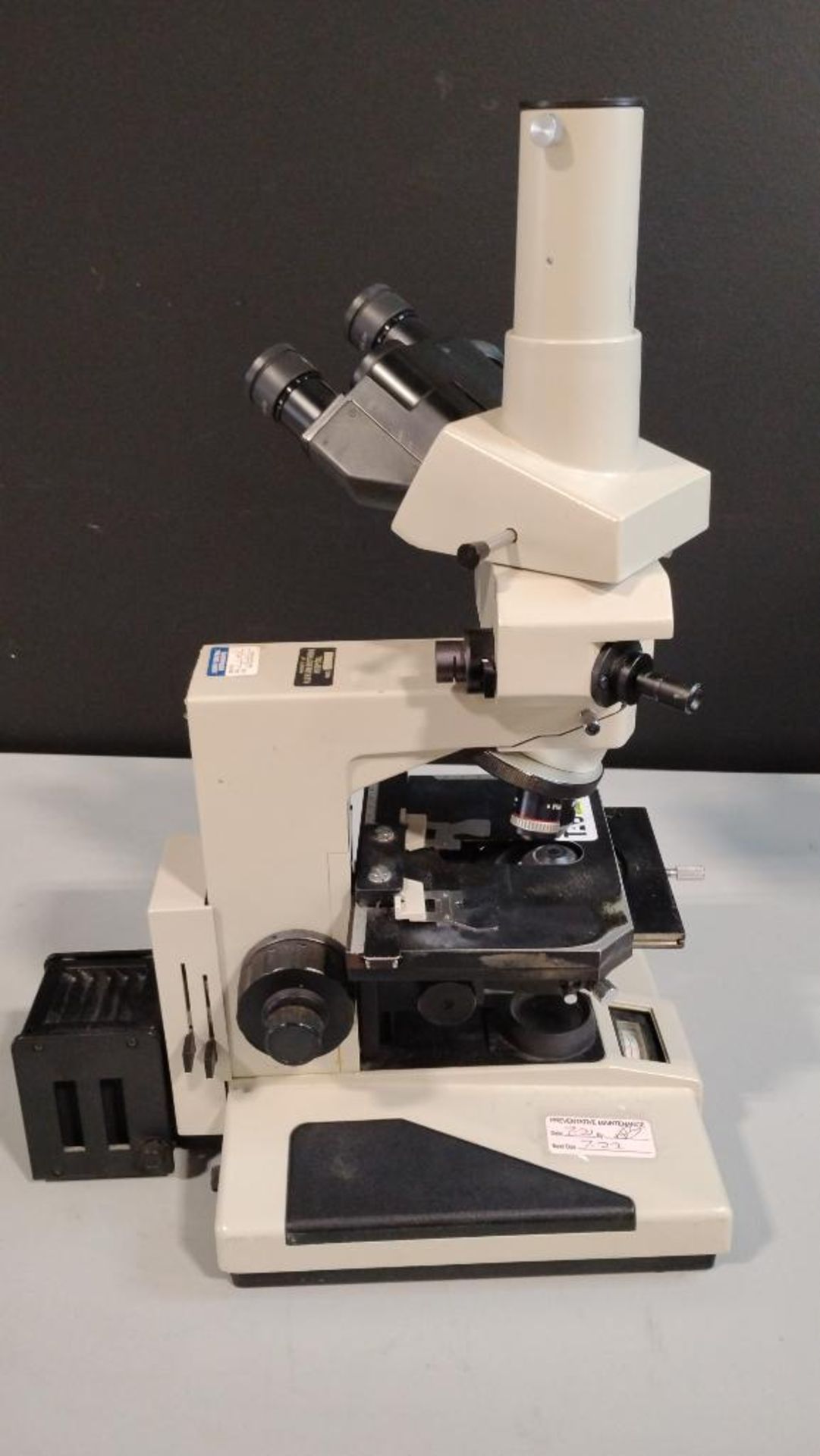 NIKON OPTIPHOT LAB MICROSCOPE WITH 2 OBJECTIVES - Image 4 of 4
