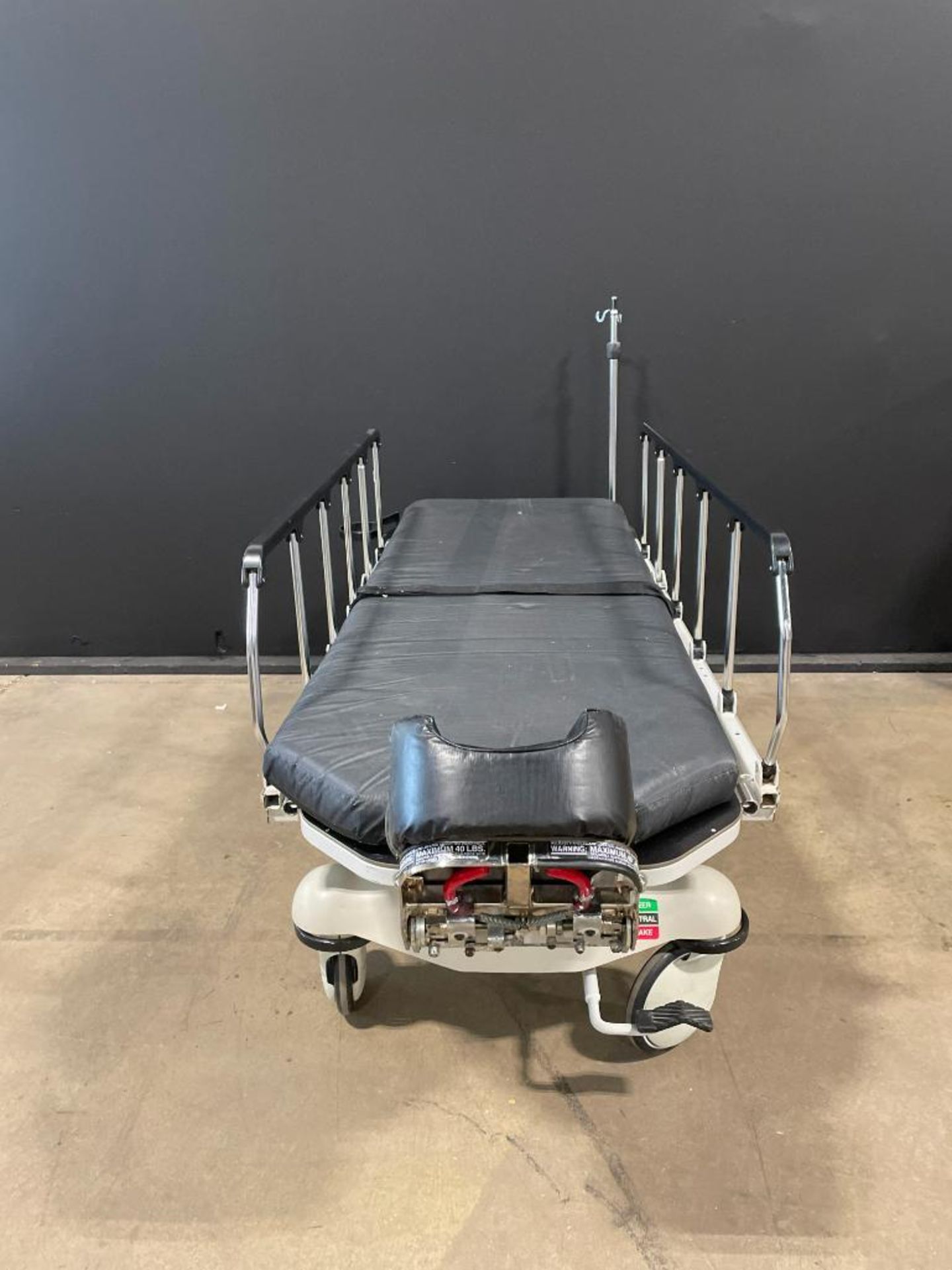STRYKER 1068 HEAD & NECK STRETCHER WITH ARTICULATING HEADREST - Image 4 of 4