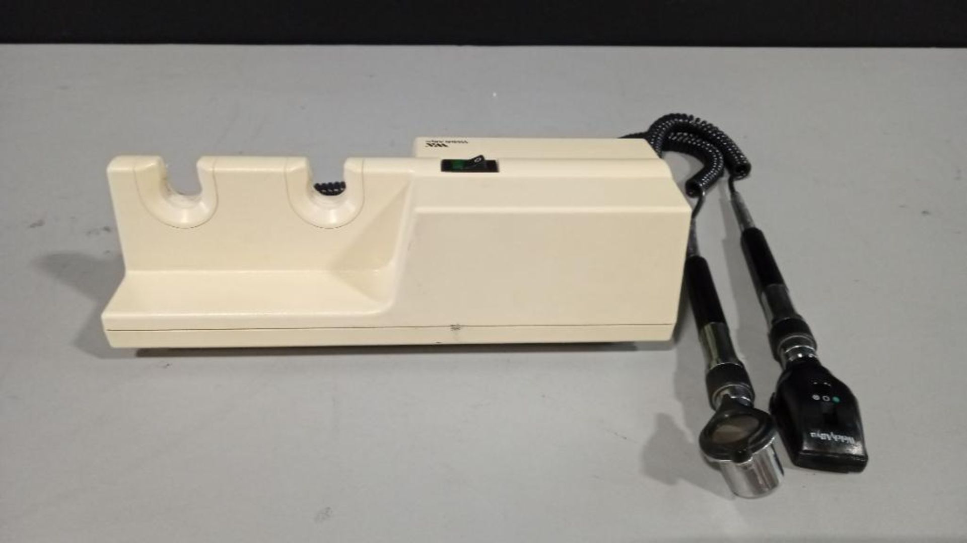 WELCH ALLYN 767 SERIES OTO/OPTHALMOSCOPE WITH HEADS
