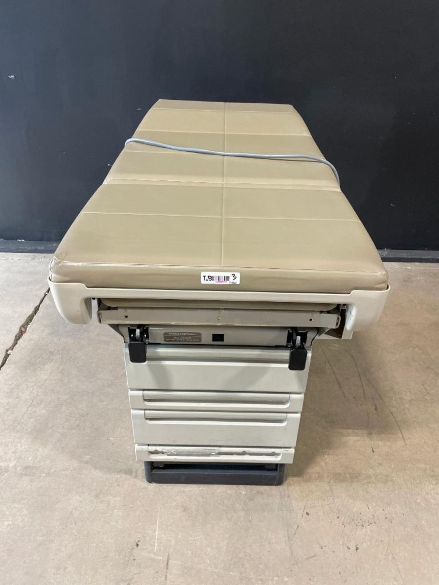 MIDMARK 404 EXAM TABLE