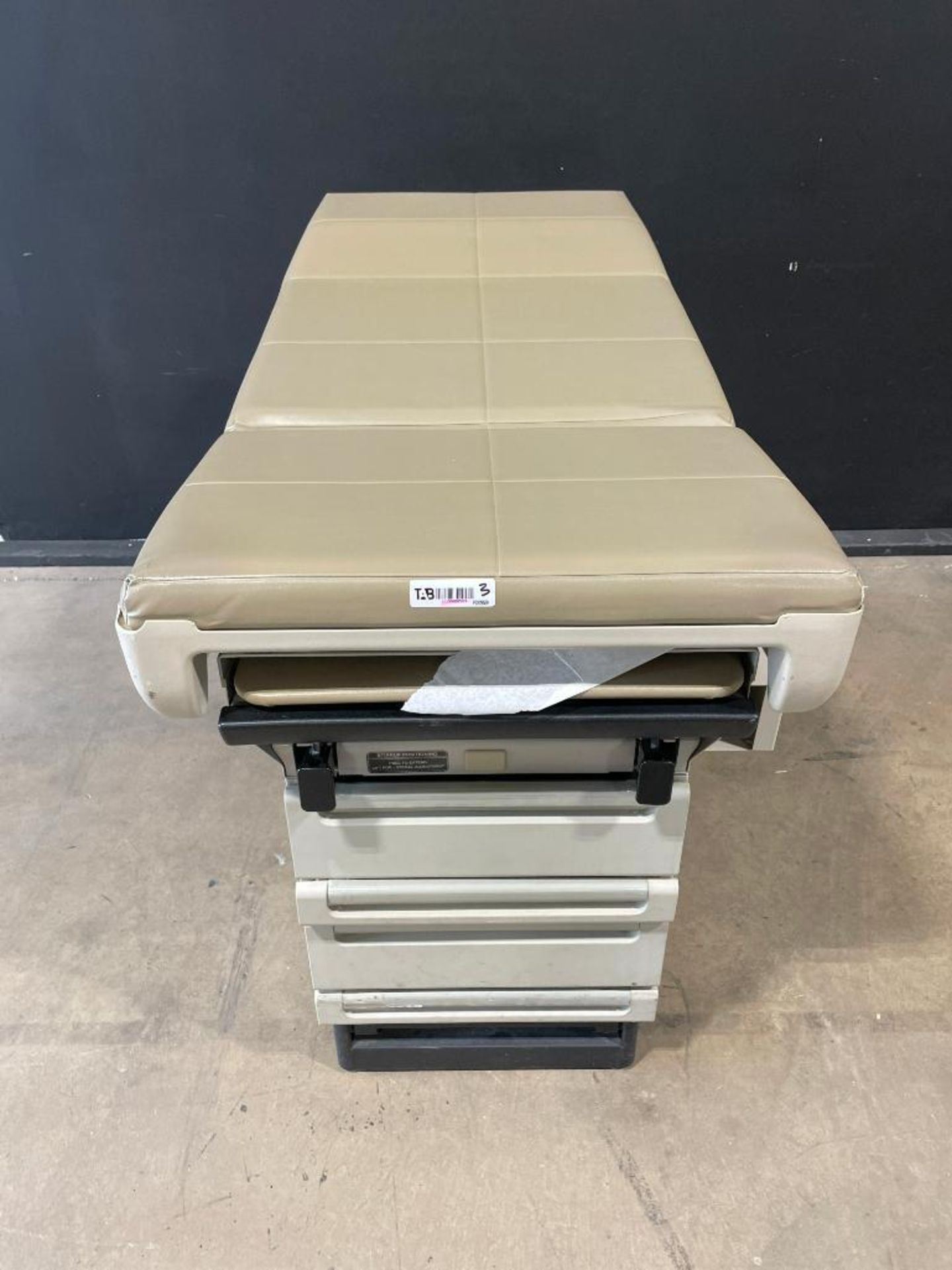 MIDMARK 404 EXAM TABLE