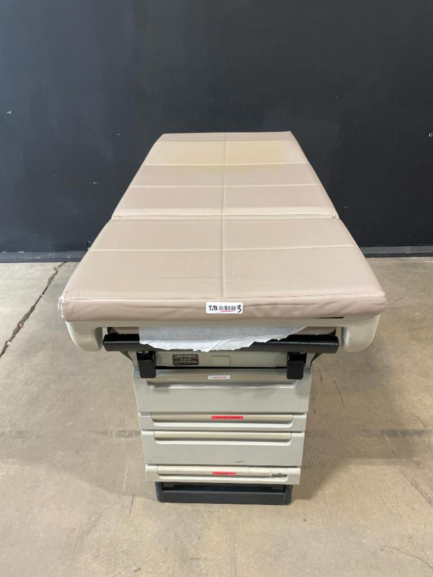 MIDMARK 404 EXAM TABLE