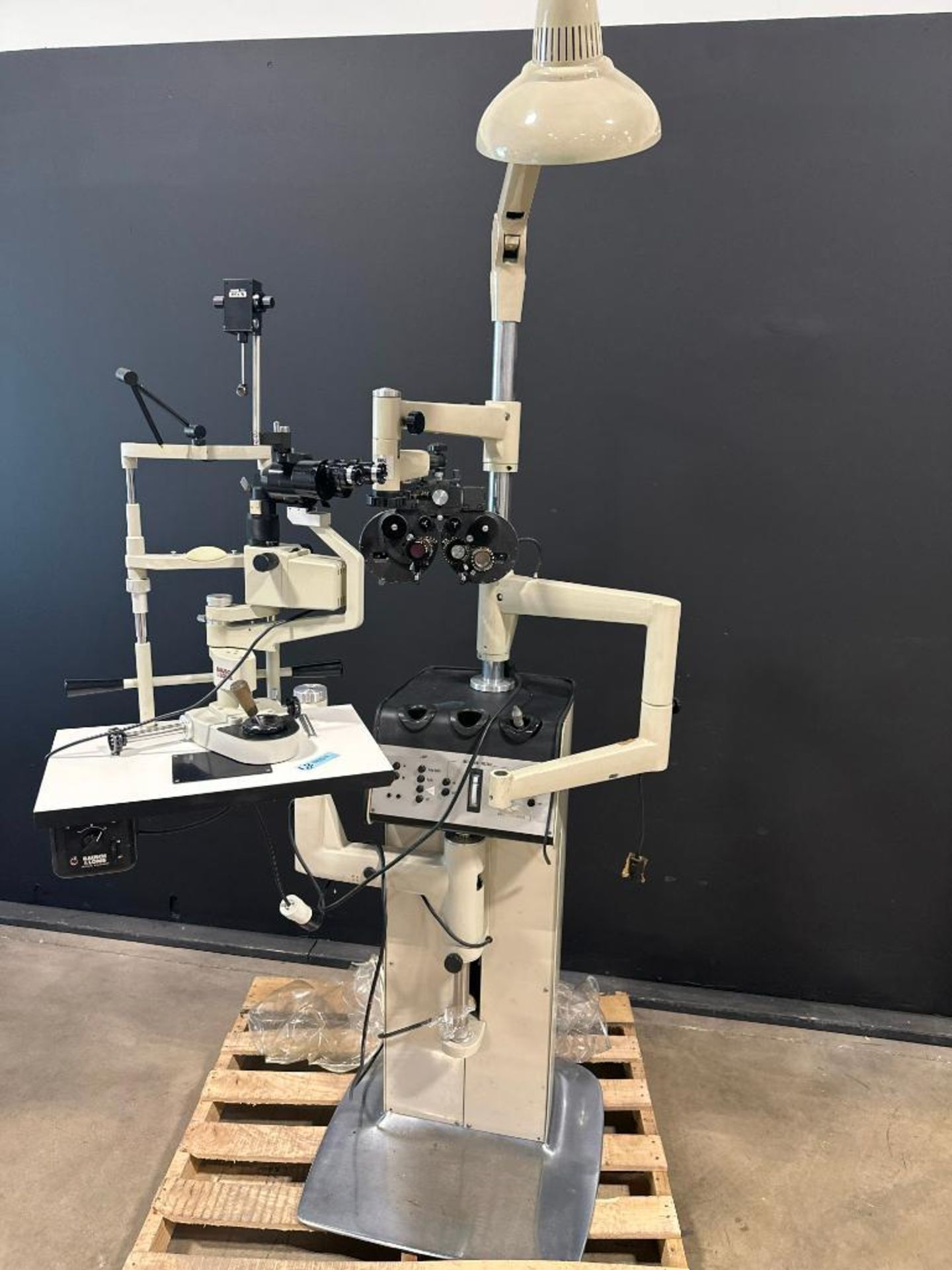 BAUSH & LOMB 71-61-82 SLIT LAMP TO INCLUDE VISION TESTER REFRACTOR PHOROPTOR ON OPTHALMIC STAND