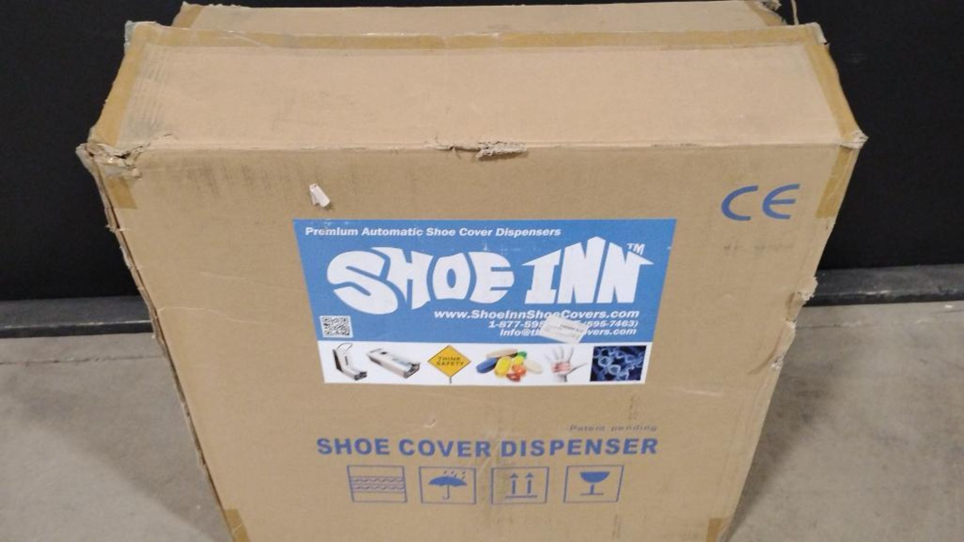 SHOE INN SHOE DISPENSER