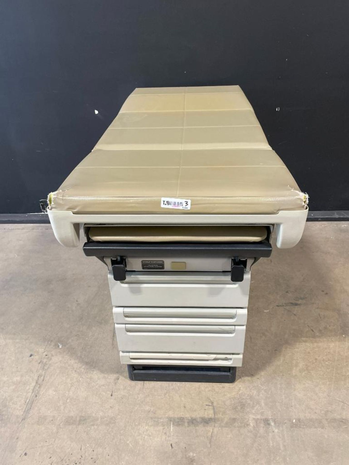 MIDMARK 404 EXAM TABLE