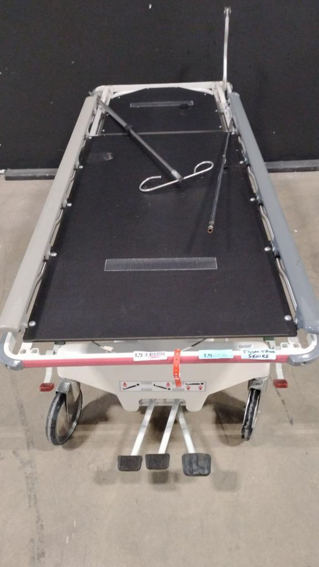 STERIS FLUORO-TRACK SERIES STRETCHER - Image 2 of 3