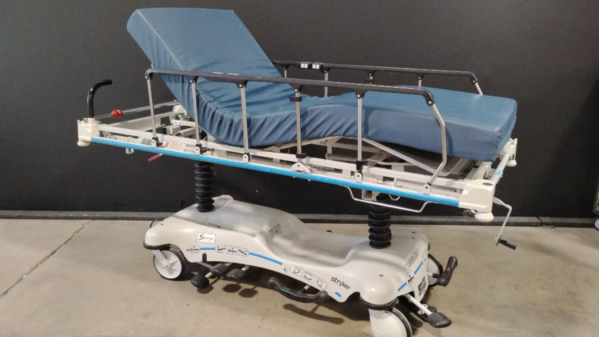 STRYKER 1551 STRETCHER - Image 2 of 4