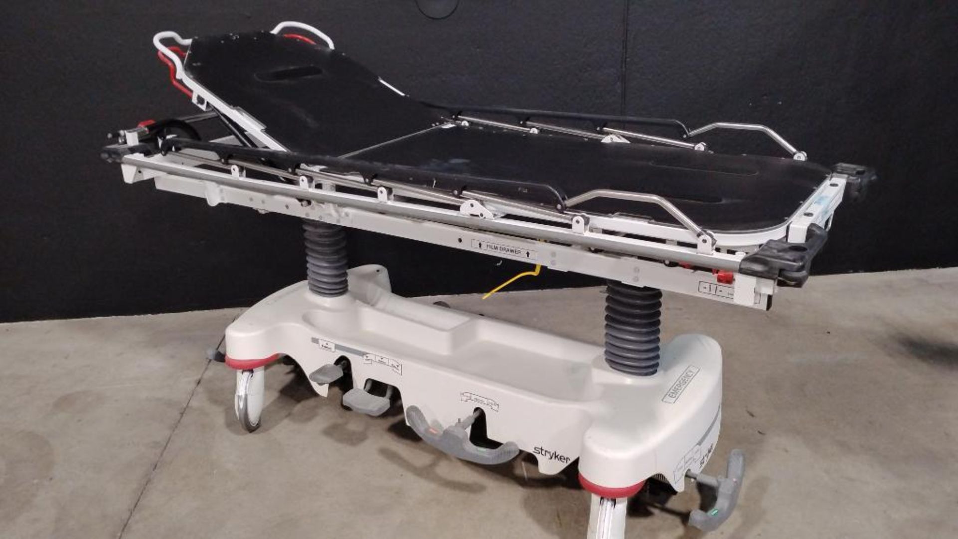 STRYKER 1037 TRAUMA STRETCHER - Image 3 of 4