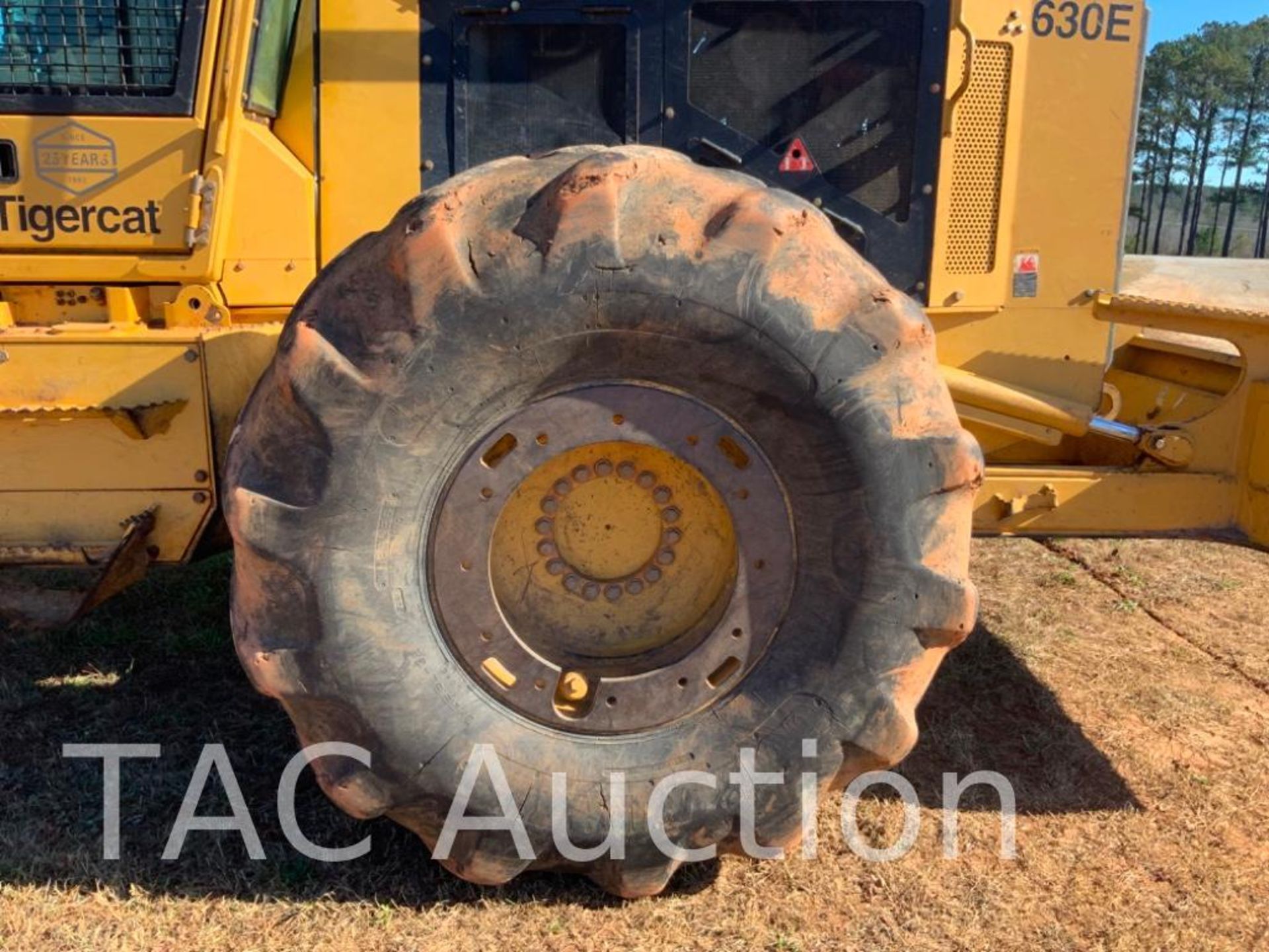 2017 Tigercat 630E Grapple Skidder - Image 31 of 37