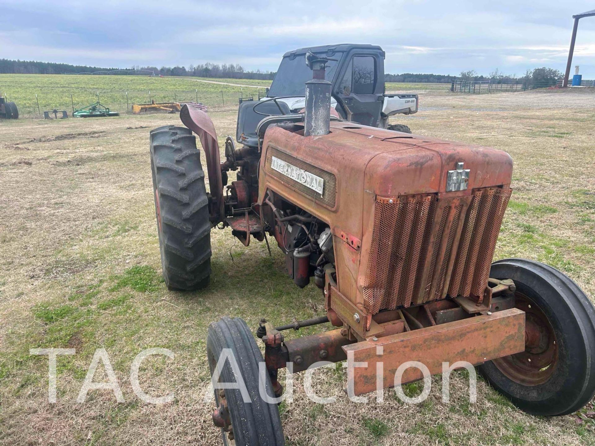 International A440 Farm Tractor - Image 2 of 7