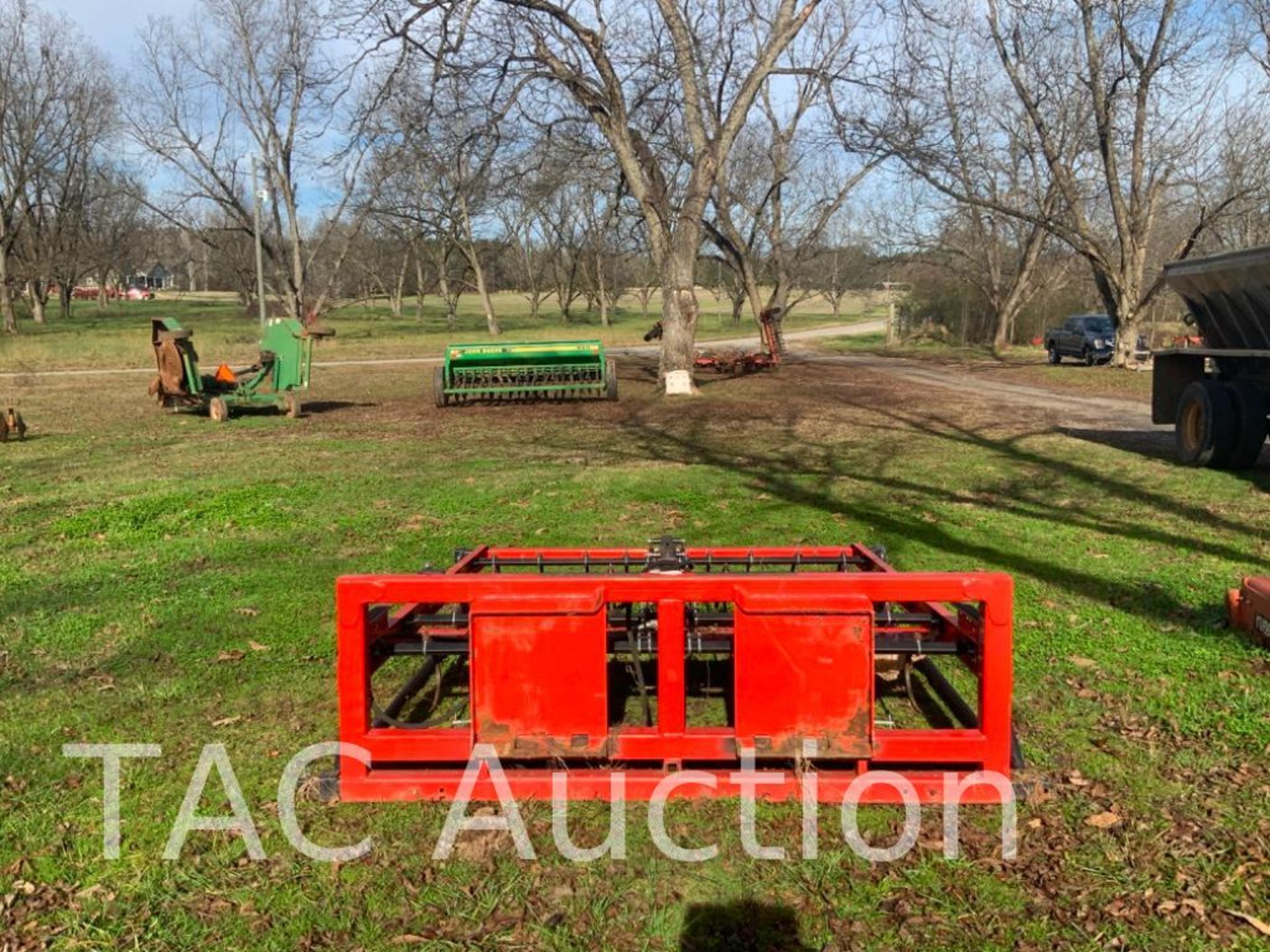 Maxilator MAG100SS Hay Grapple Skid Steer Attachment - Image 5 of 10