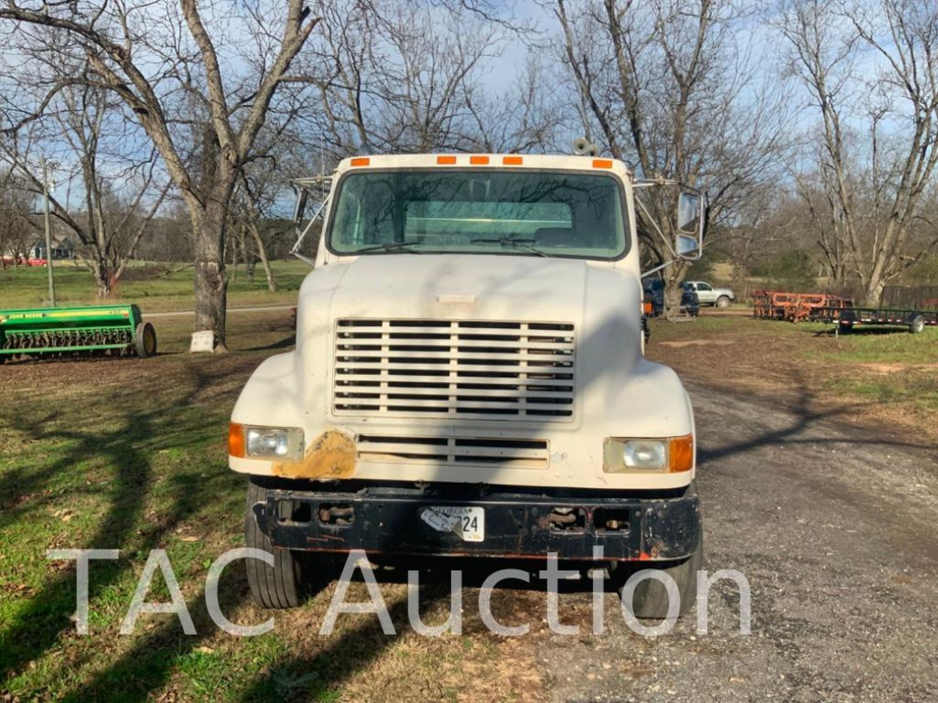 2000 International 8100 Cab and Chassis Only - Image 7 of 14
