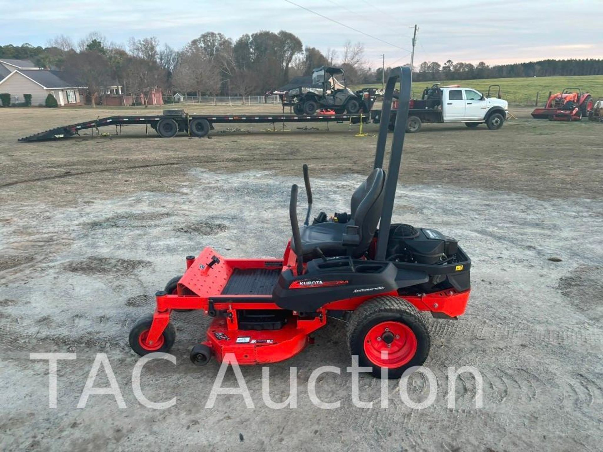 Kubota Z122R 42in Zero Turn Lawn Mower - Image 2 of 9