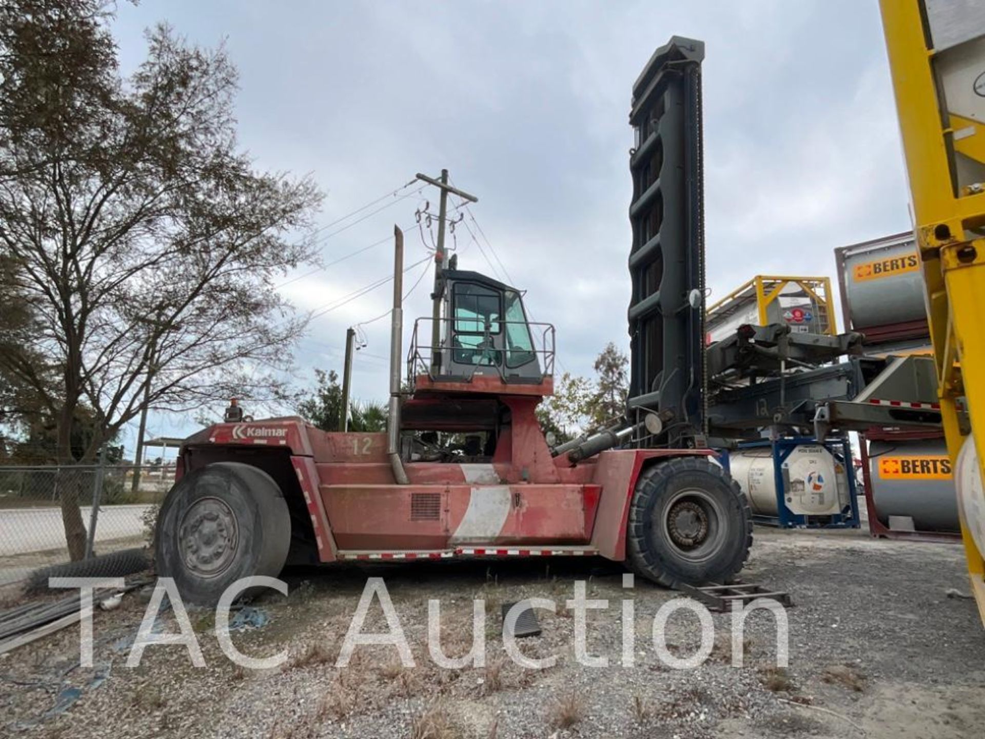 2005 Kalmar DCF410-CSG Container Handler - Image 5 of 34