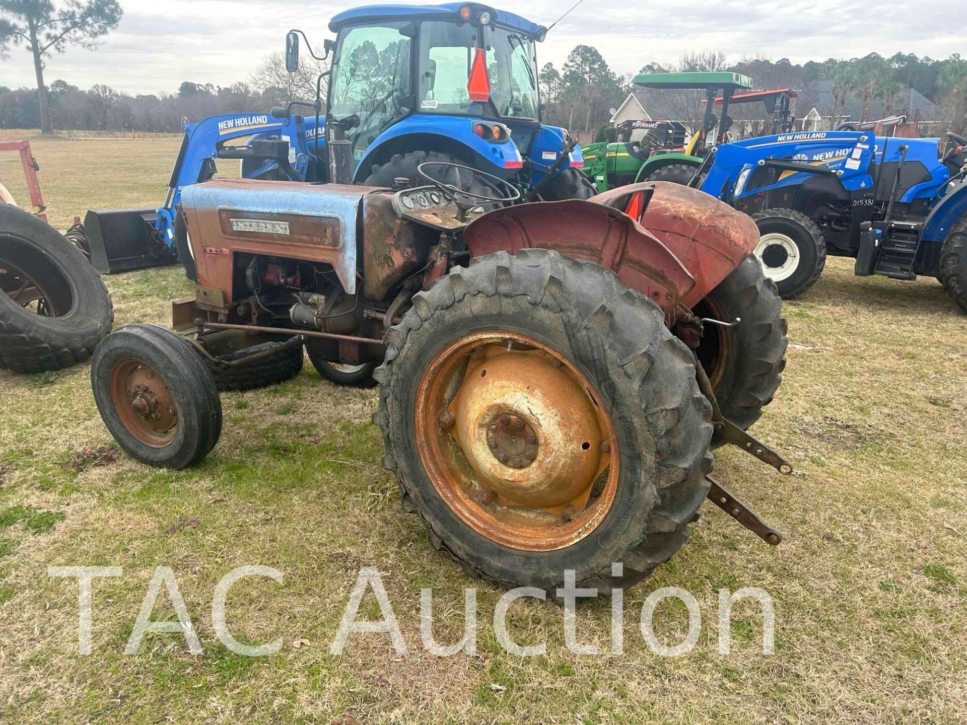 International A440 Farm Tractor - Image 3 of 7