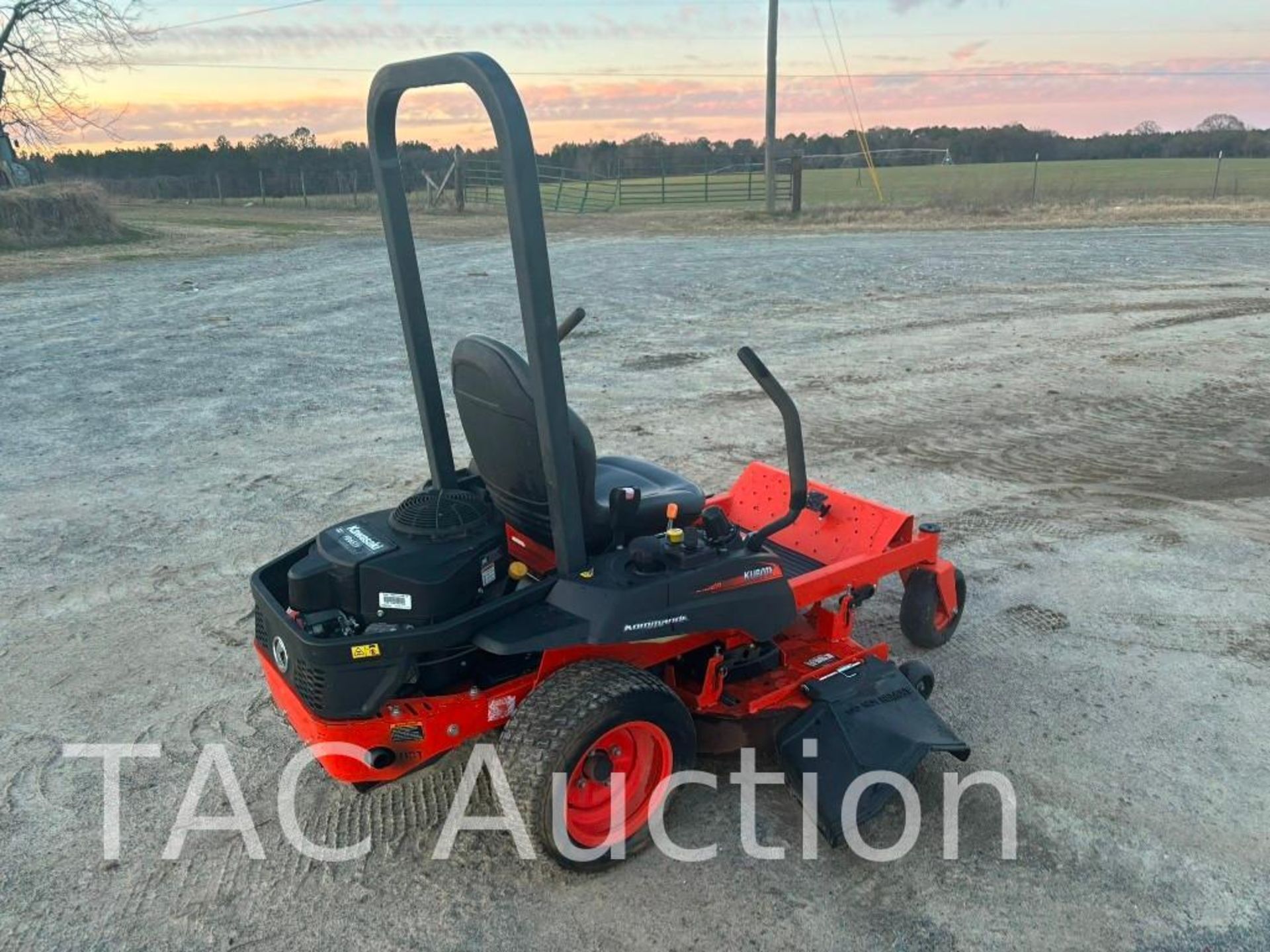 Kubota Z122R 42in Zero Turn Lawn Mower - Image 4 of 9