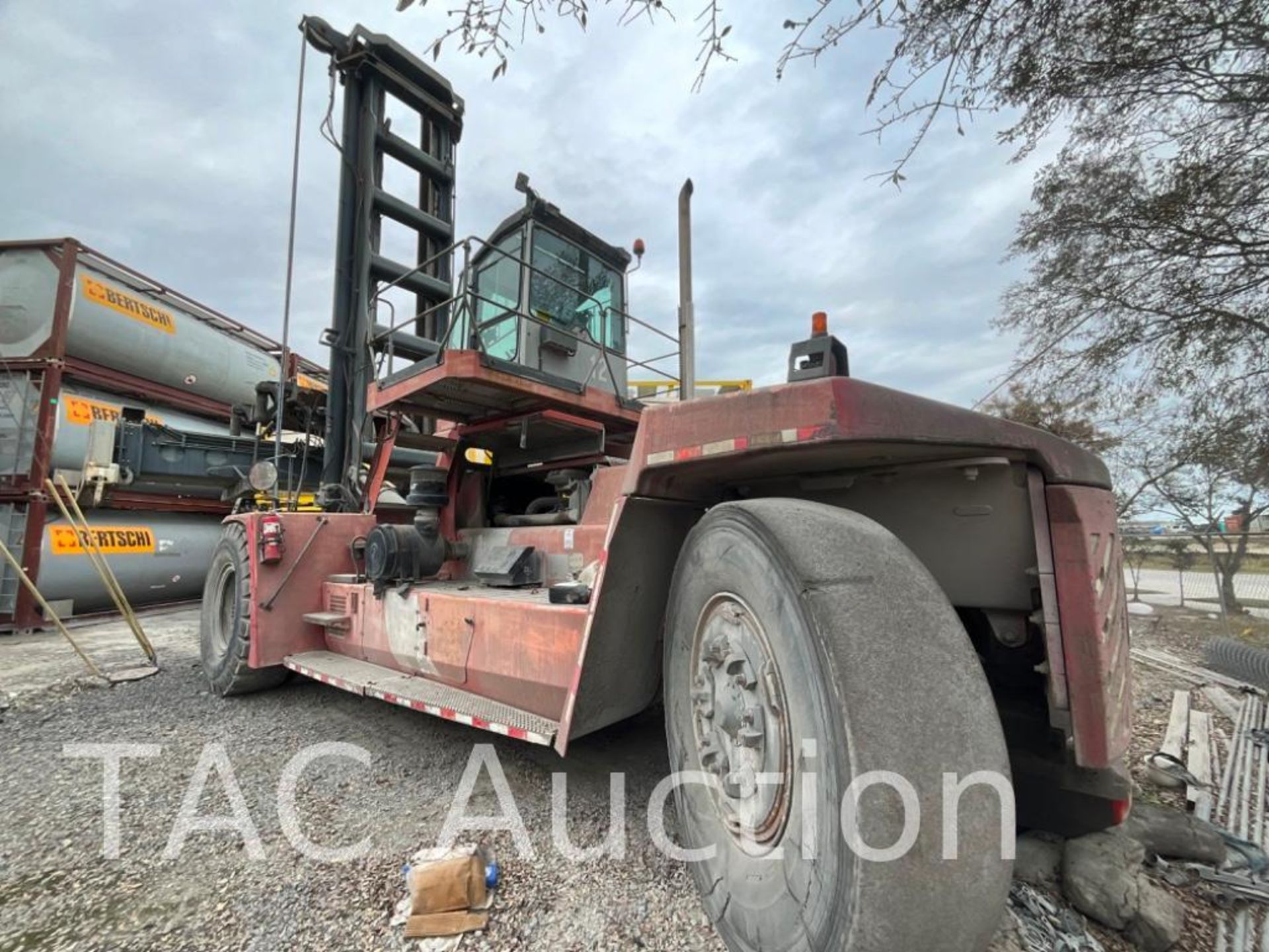 2005 Kalmar DCF410-CSG Container Handler - Image 3 of 34