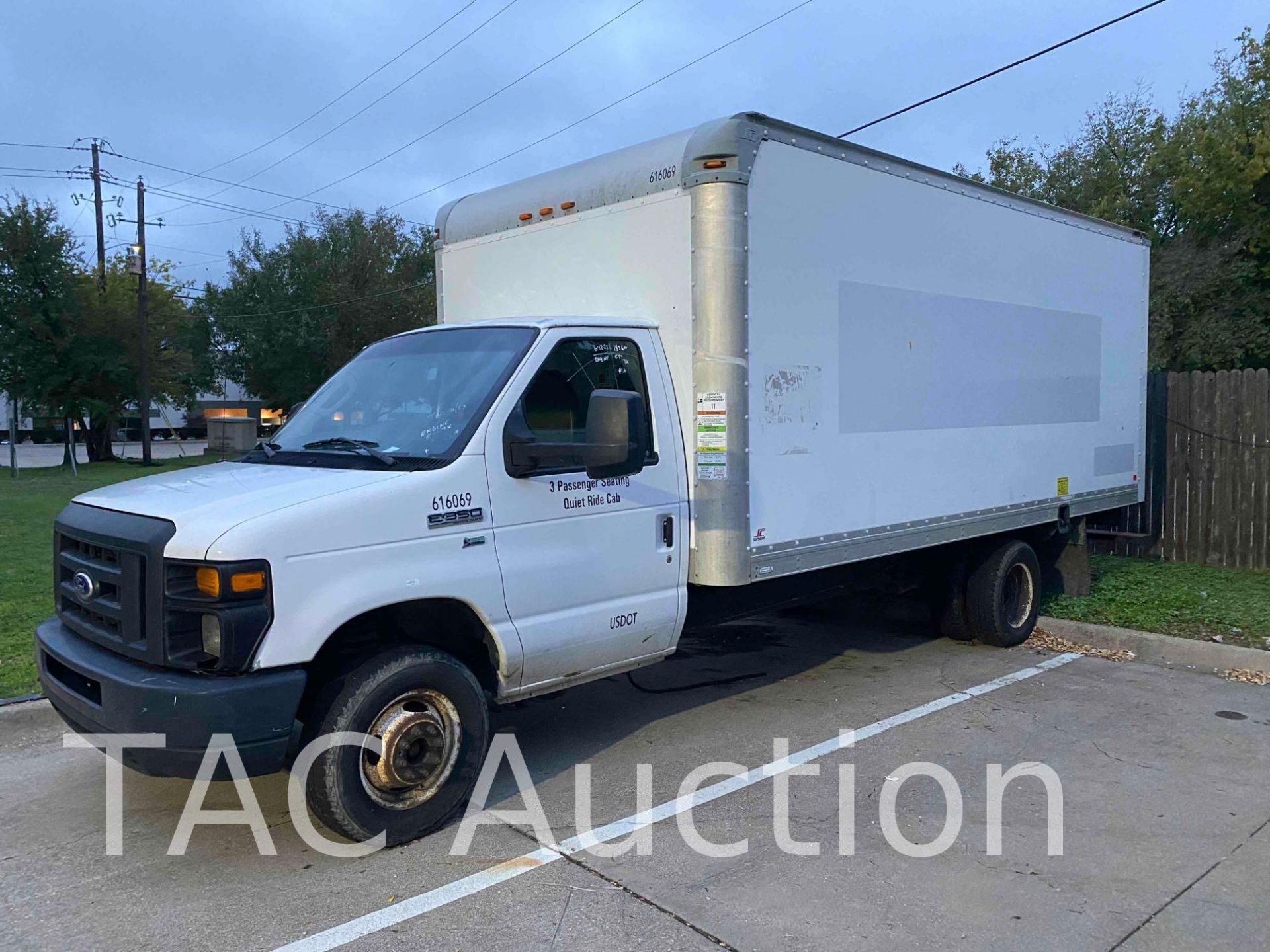 2016 Ford E-350 16ft Box Truck