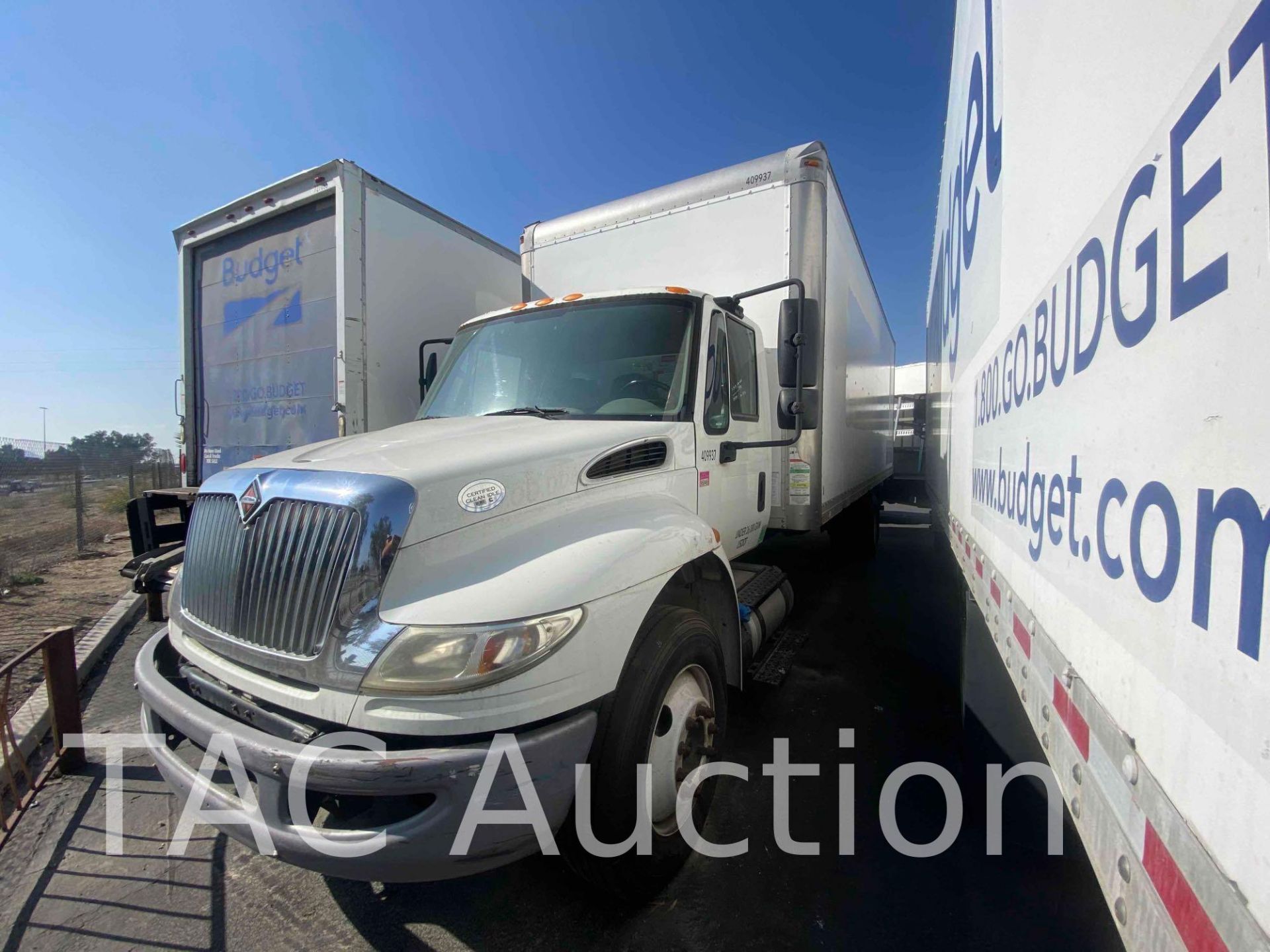 2015 International Durastar 4300 26ft Box Truck