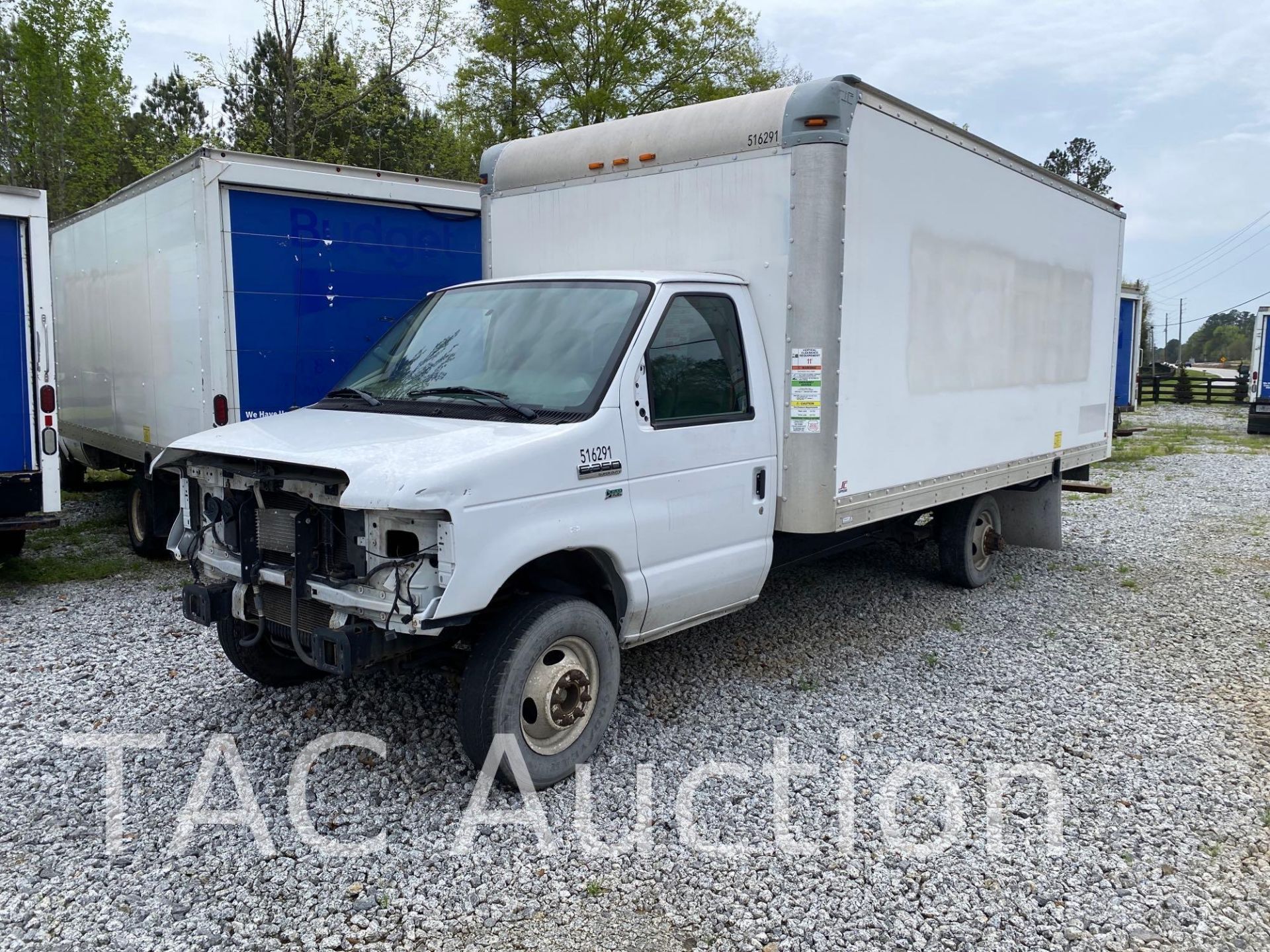 2015 Ford Econoline E-350 16ft Box Truck