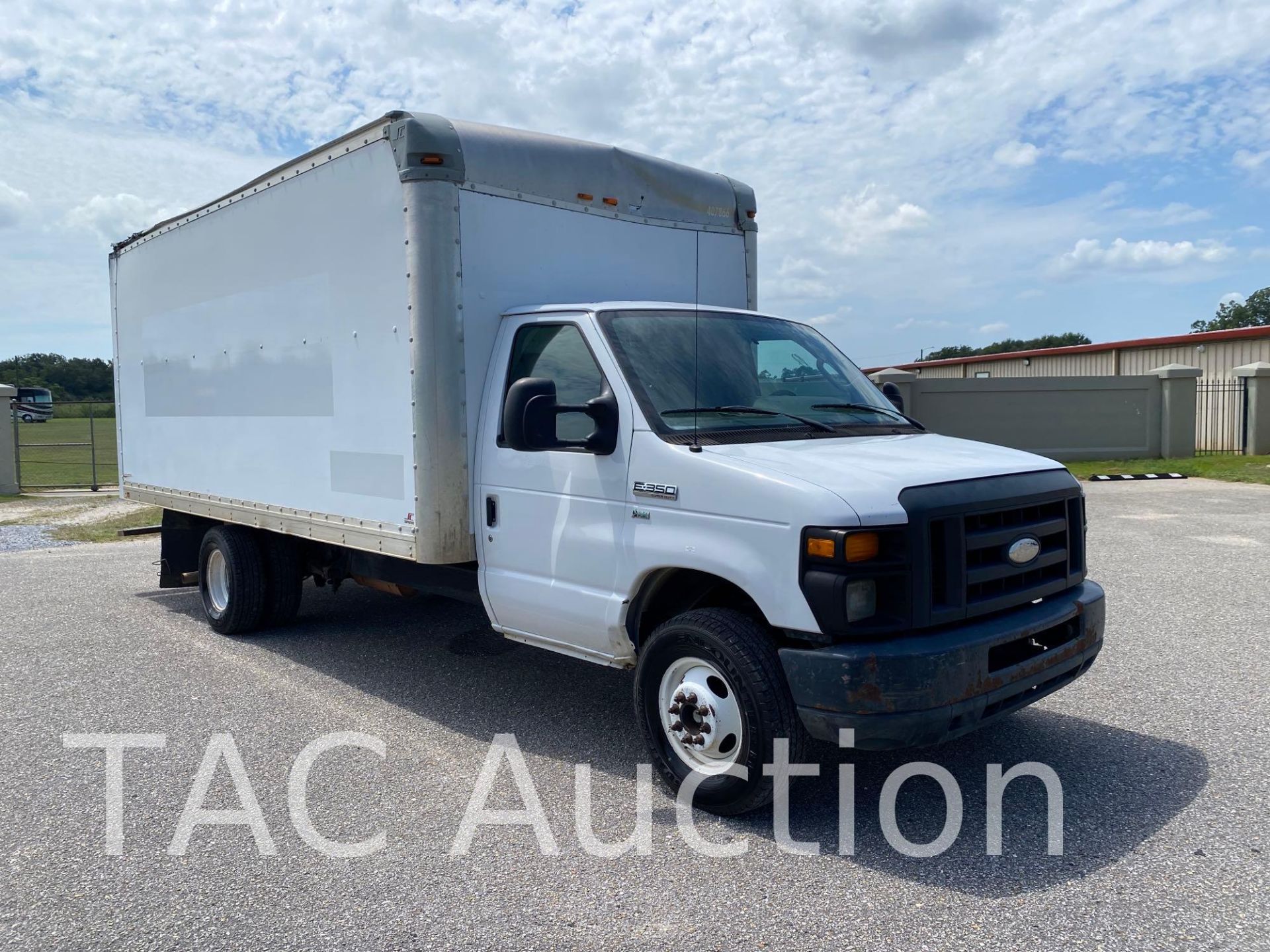 2014 Ford Econoline E-350 16ft Box Truck - Image 3 of 50