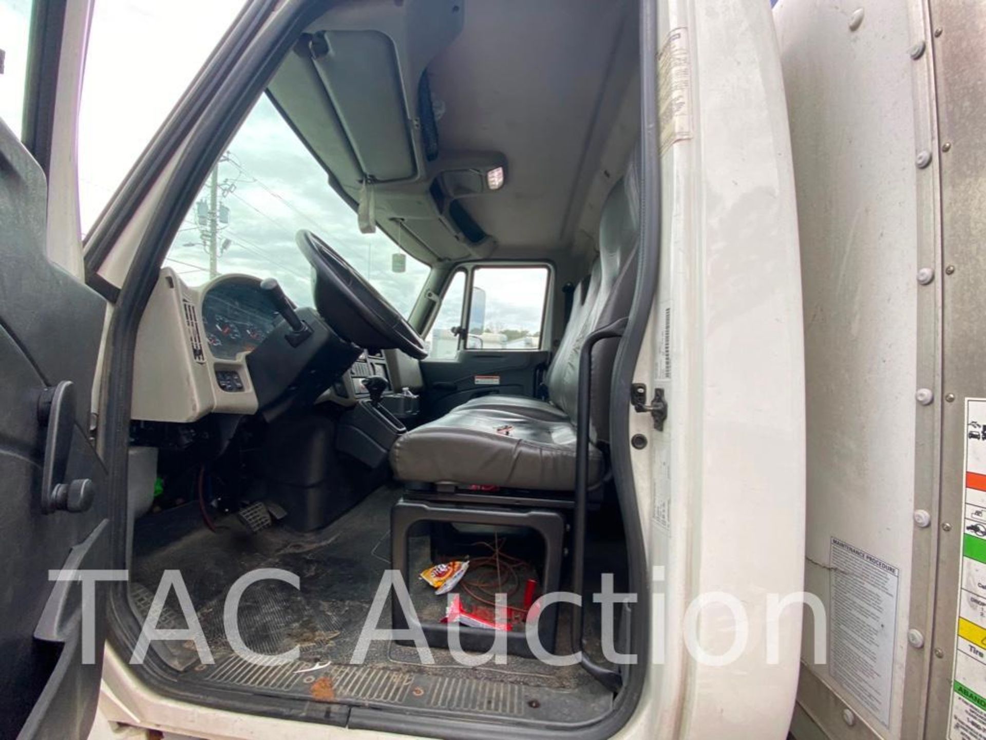 2018 International Durastar 4300 26ft Box Truck - Image 40 of 98