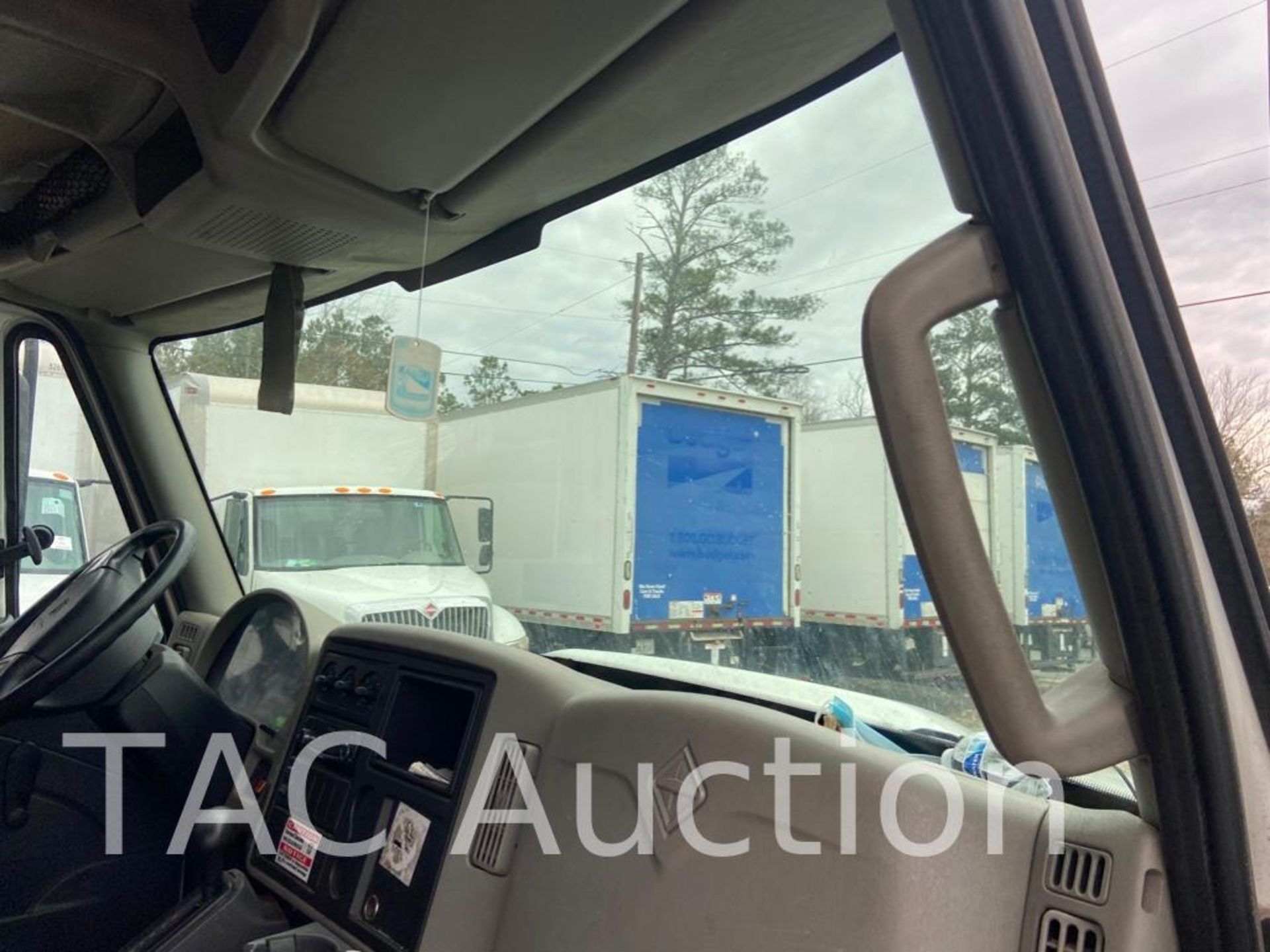 2018 International Durastar 4300 26ft Box Truck - Image 57 of 98
