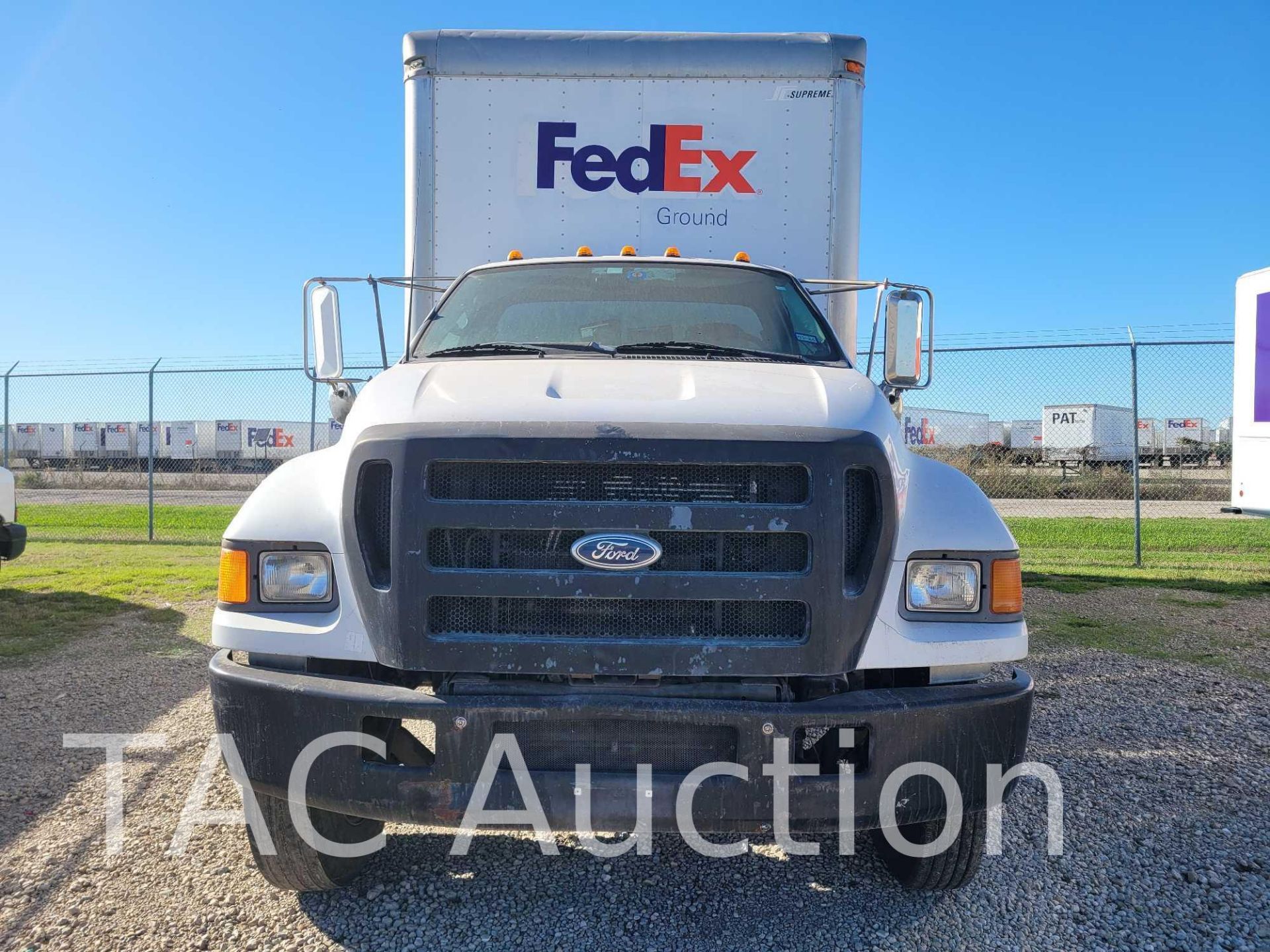 2004 Ford F-750 26ft Box Truck - Image 2 of 60