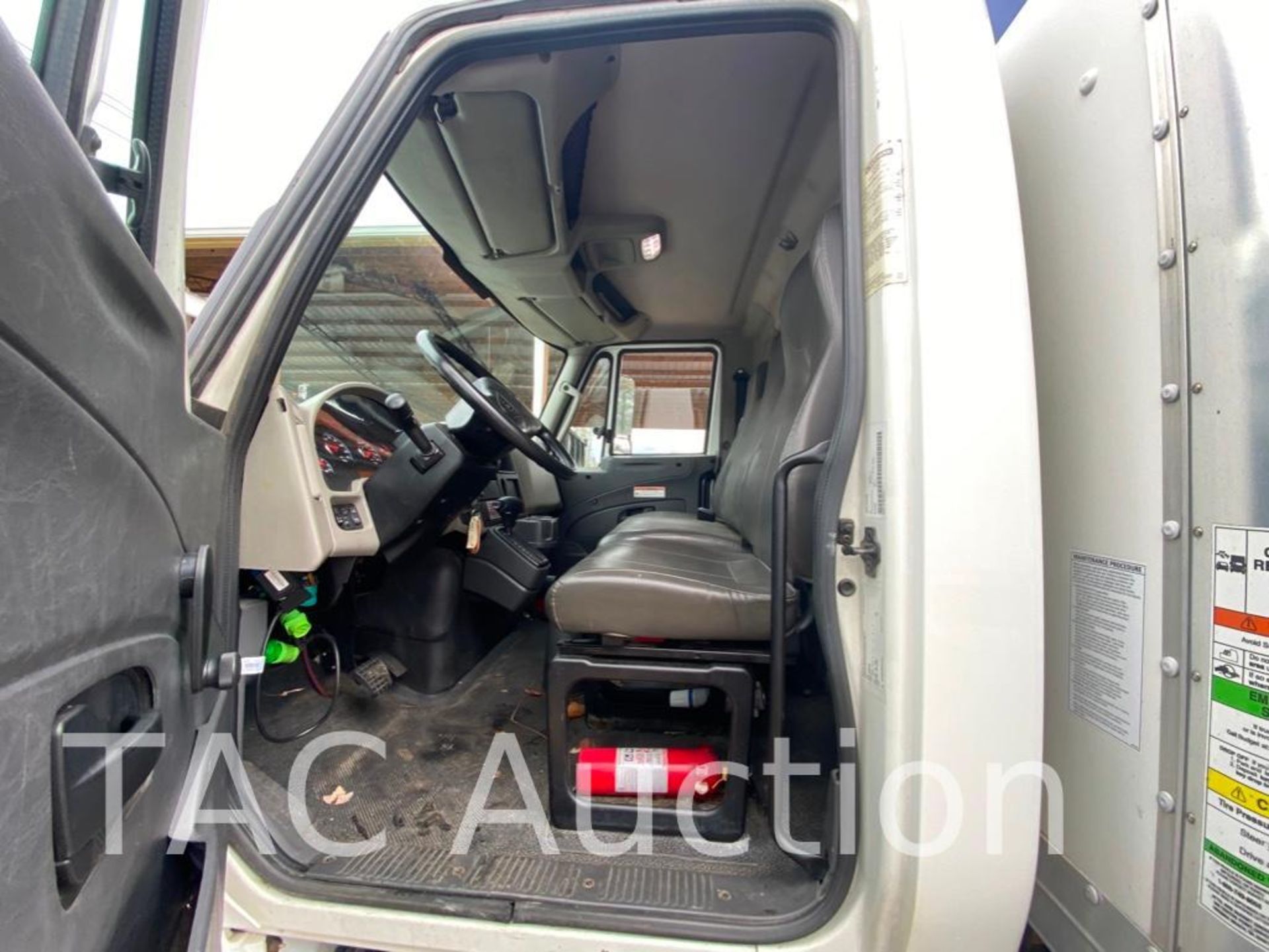 2018 International Durastar 4300 26ft Box Truck - Image 28 of 99