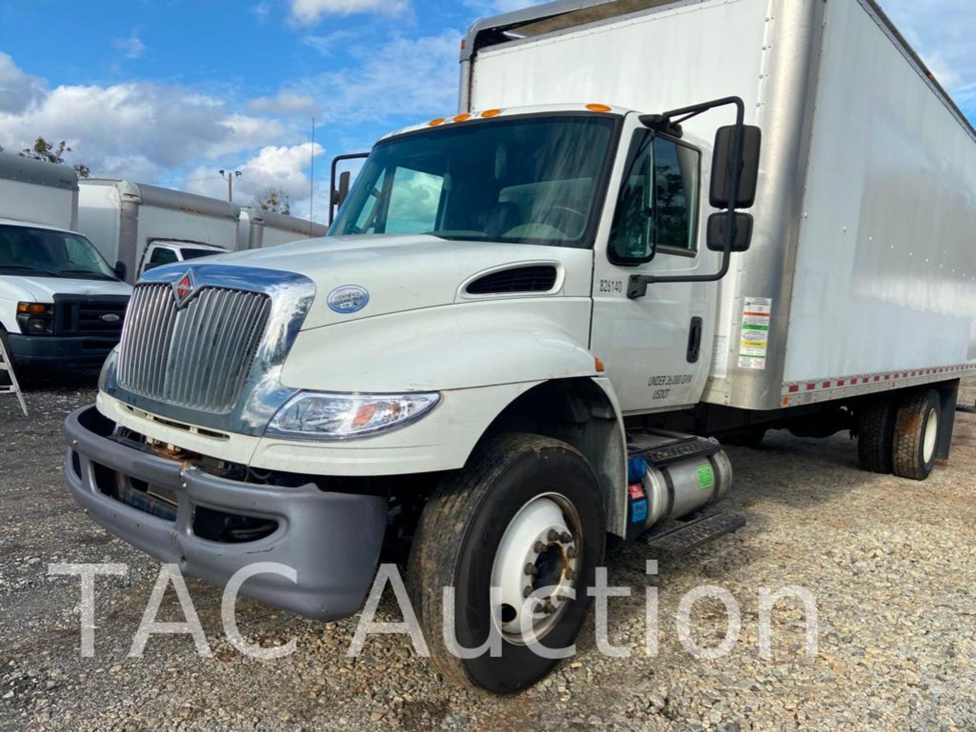 2018 International Durastar 4300 26ft Box Truck - Image 8 of 98