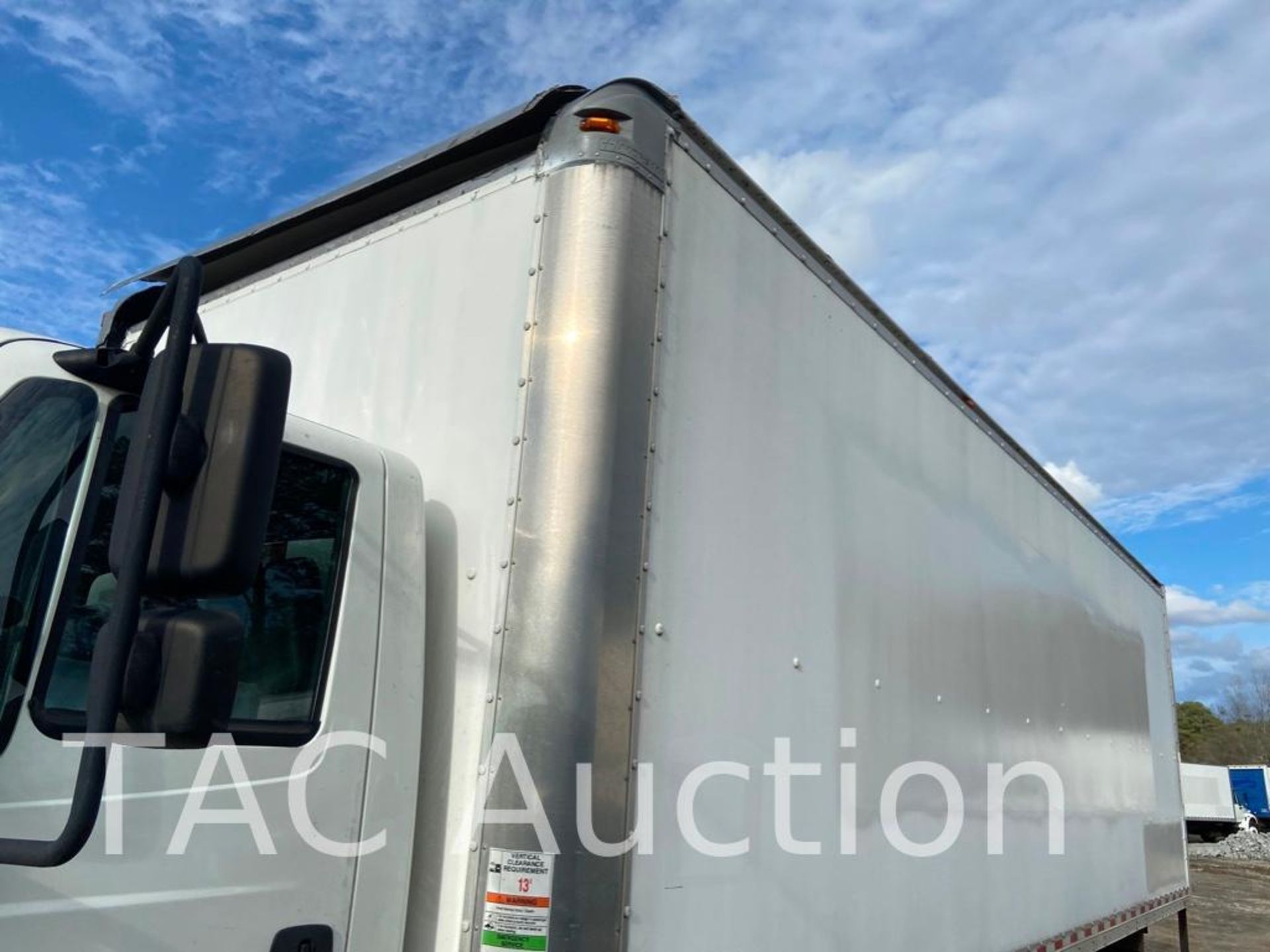 2018 International Durastar 4300 26ft Box Truck - Image 11 of 98