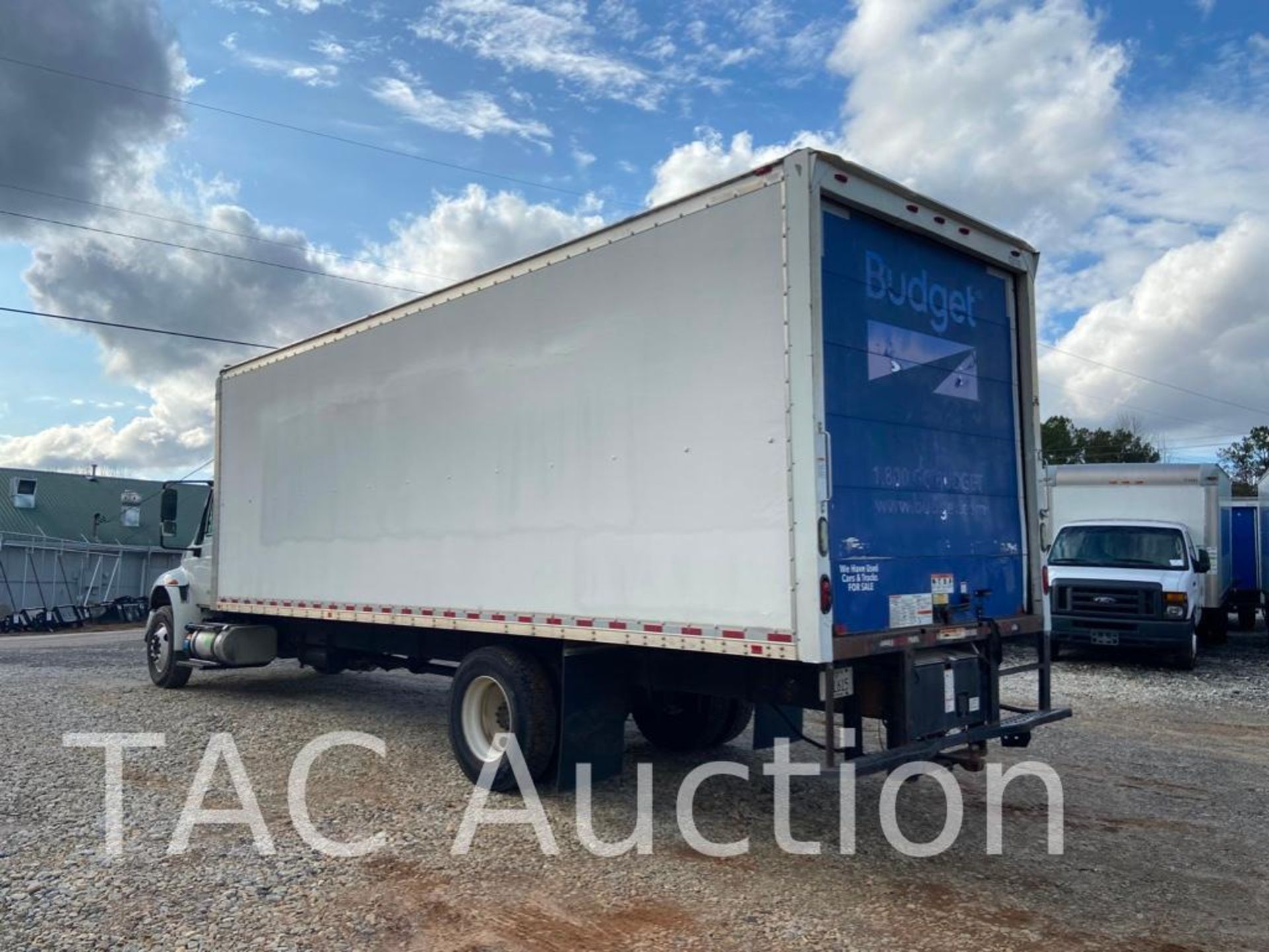 2018 International Durastar 4300 26ft Box Truck - Image 4 of 98