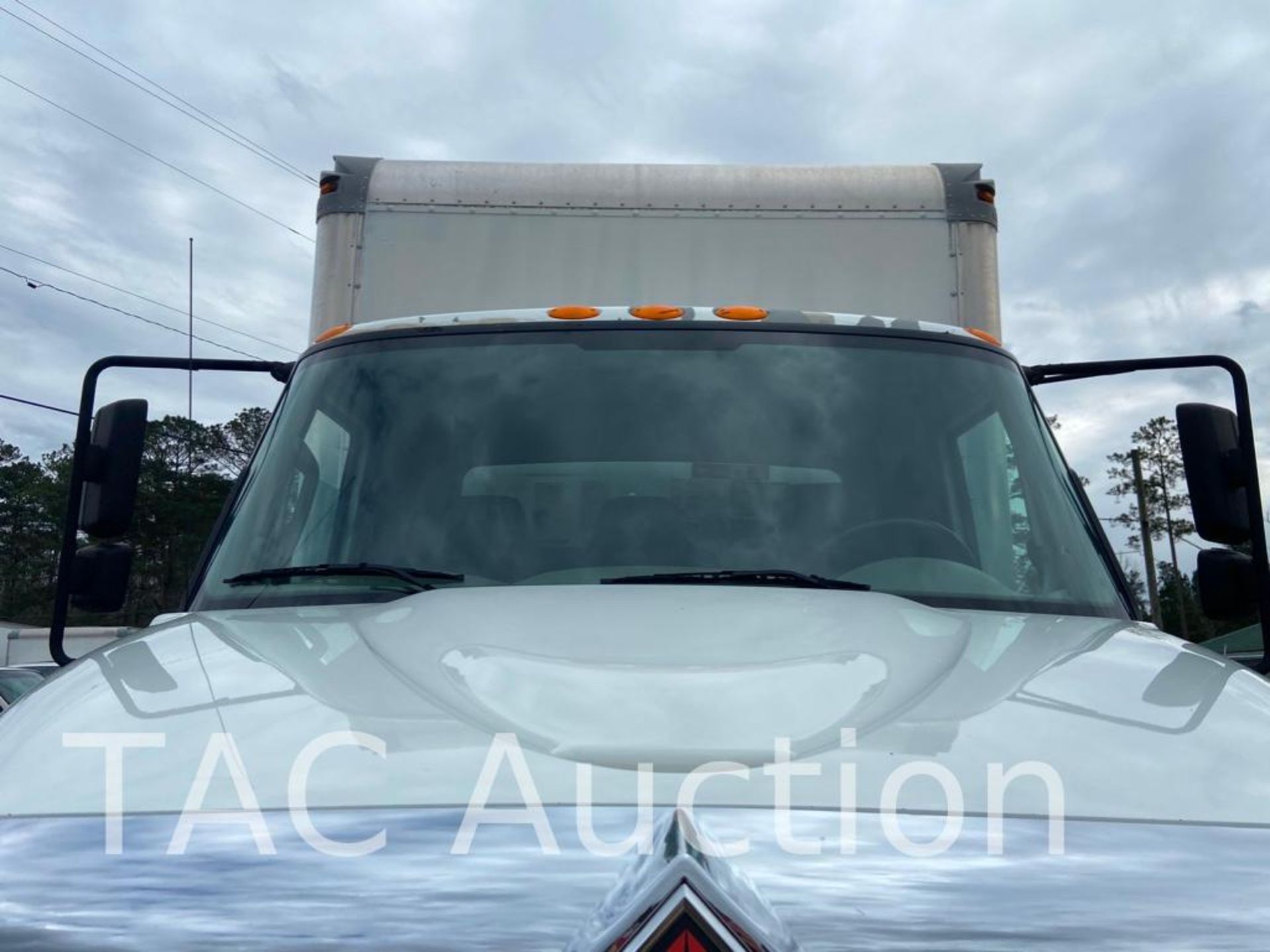 2018 International Durastar 4300 26ft Box Truck - Image 9 of 99