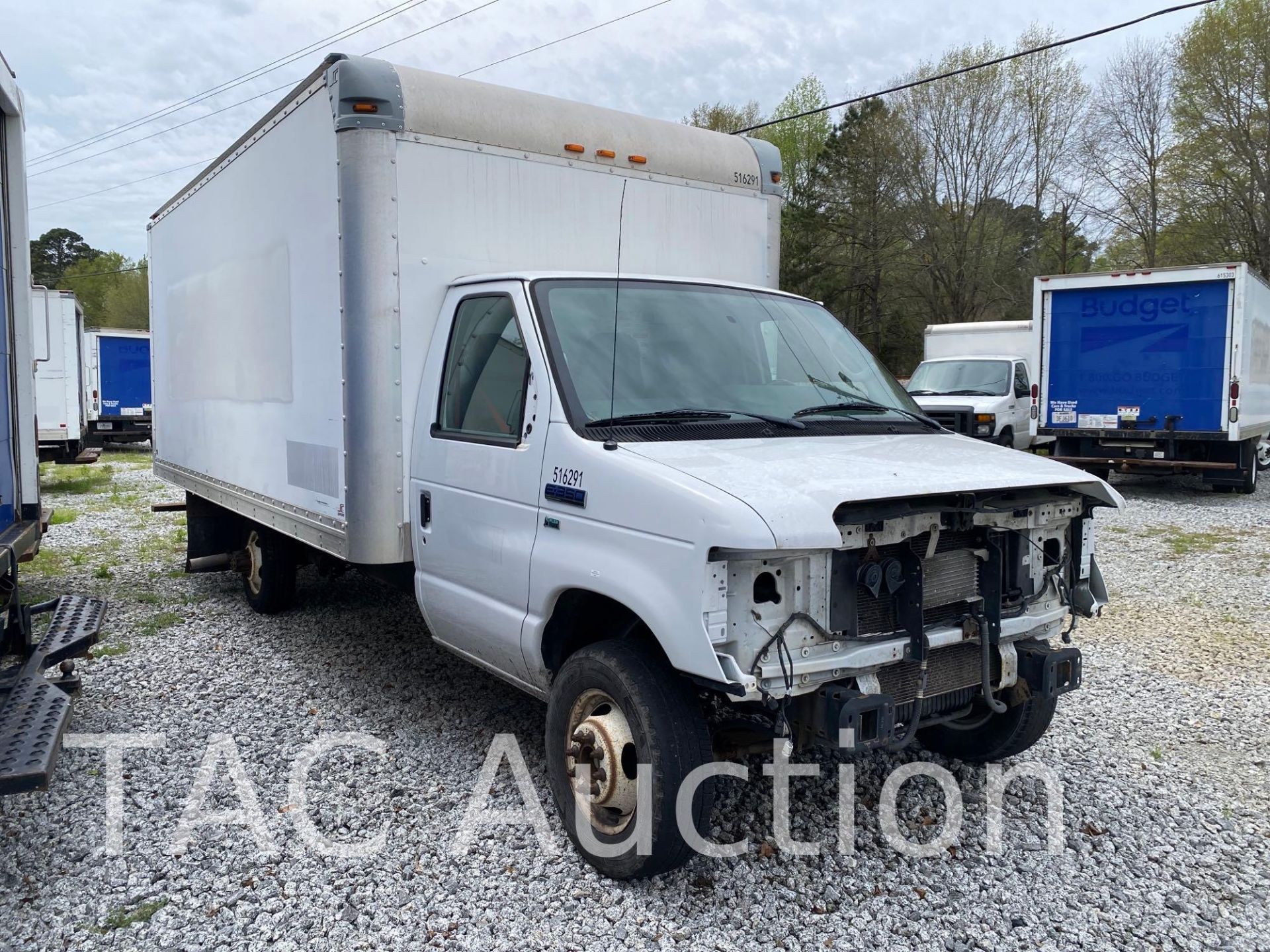 2015 Ford Econoline E-350 16ft Box Truck - Image 3 of 44