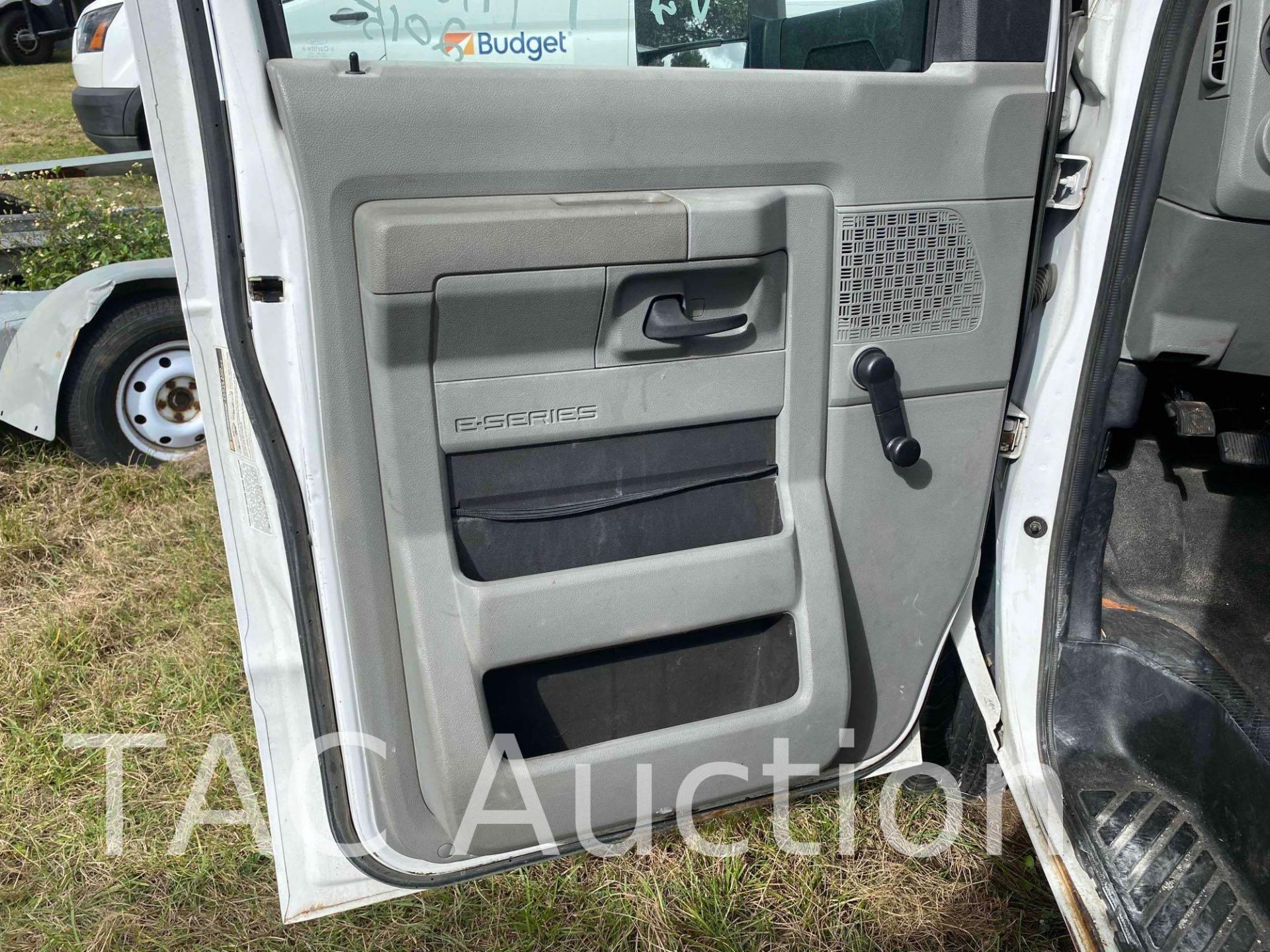 2015 Ford E-350 Box Truck - Image 8 of 50