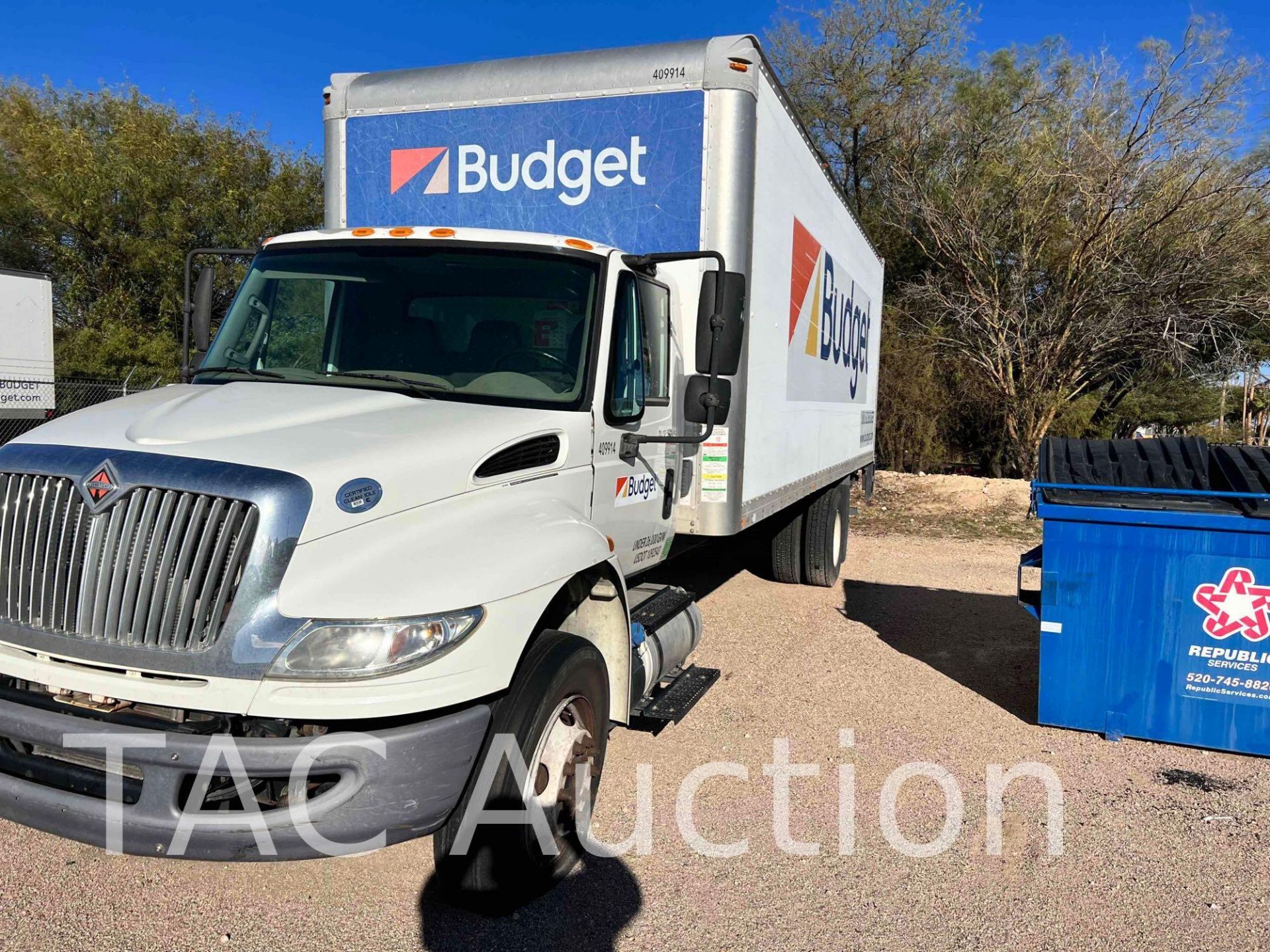 2015 International Durastar 4300 26ft Box Truck