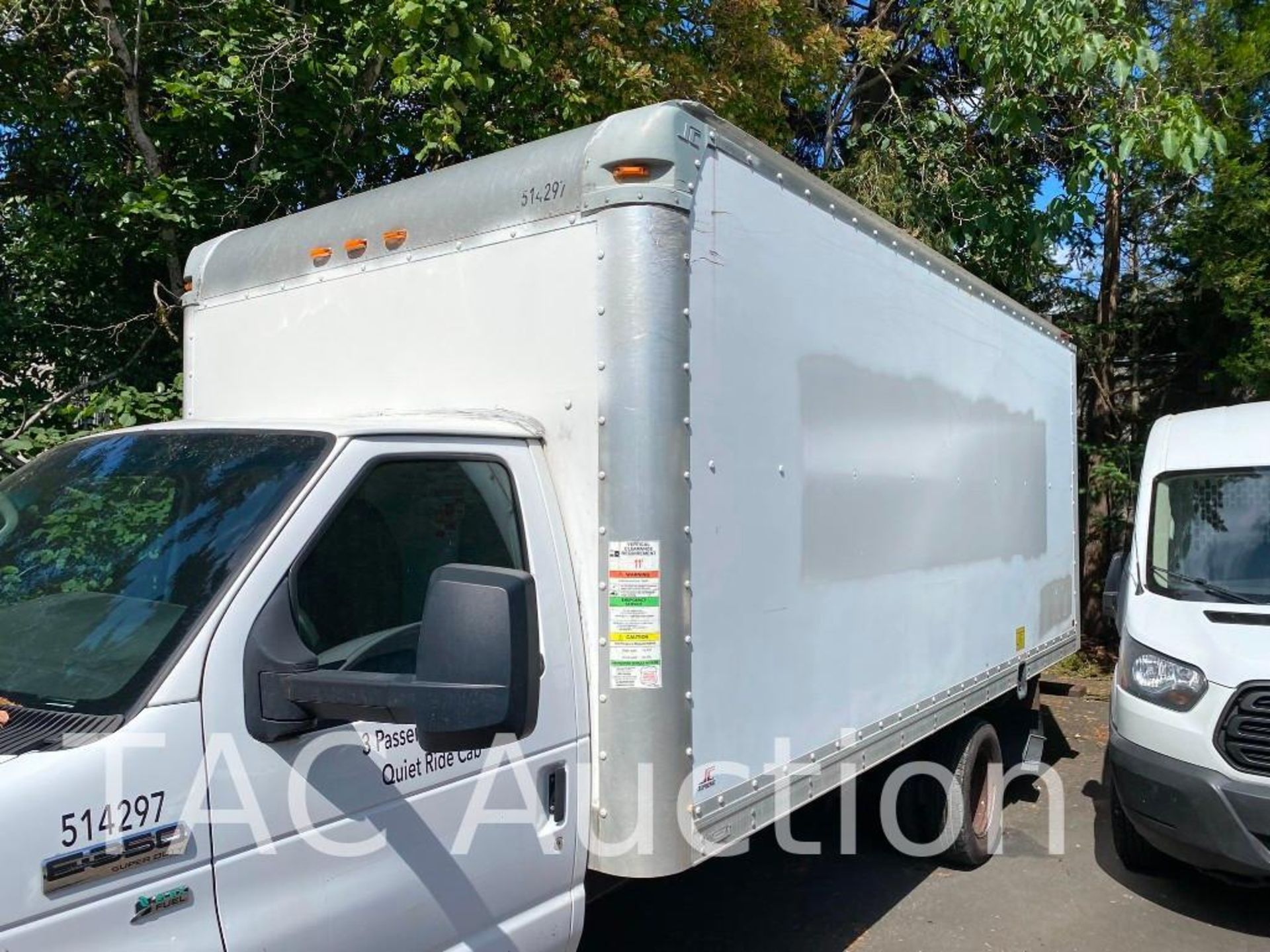 2015 Ford Econoline E-350 16ft Box Truck - Image 18 of 52