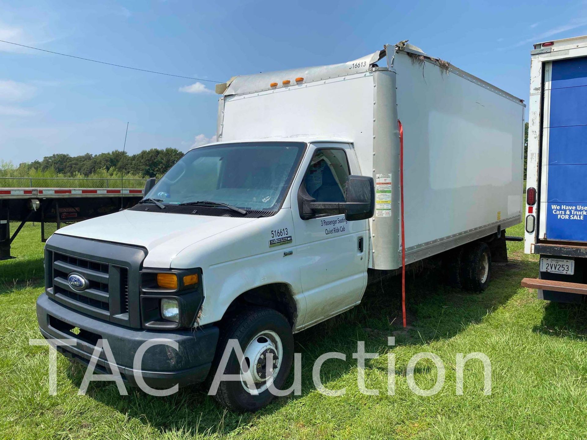 2015 Ford E-350 16ft Box Truck