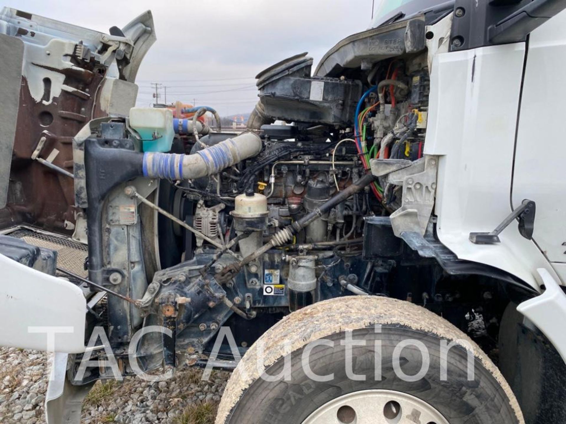 2018 Kenworth T880 Day Cab - Image 17 of 27