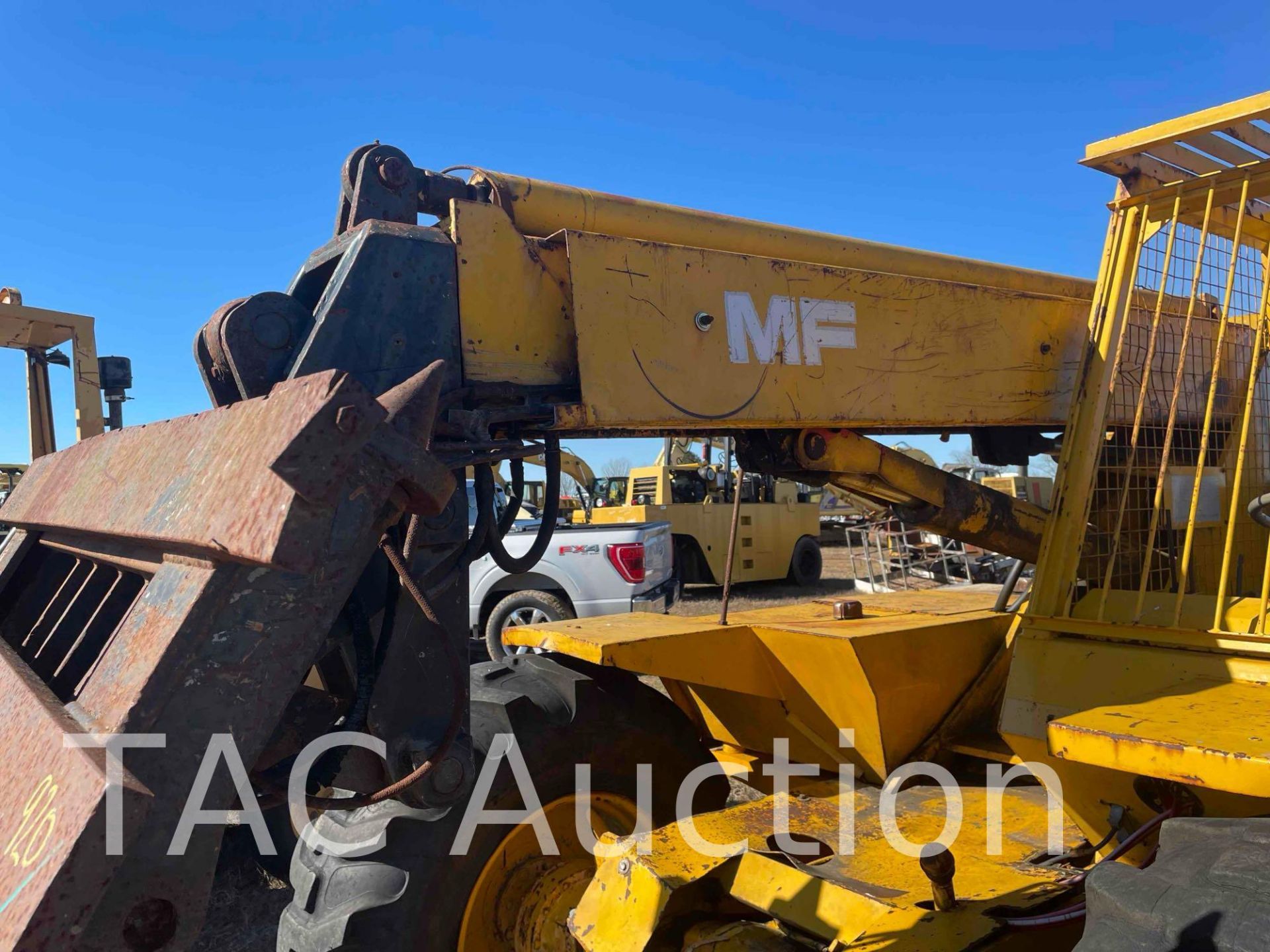 Massey Ferguson MF24 Telehandler - Image 13 of 39