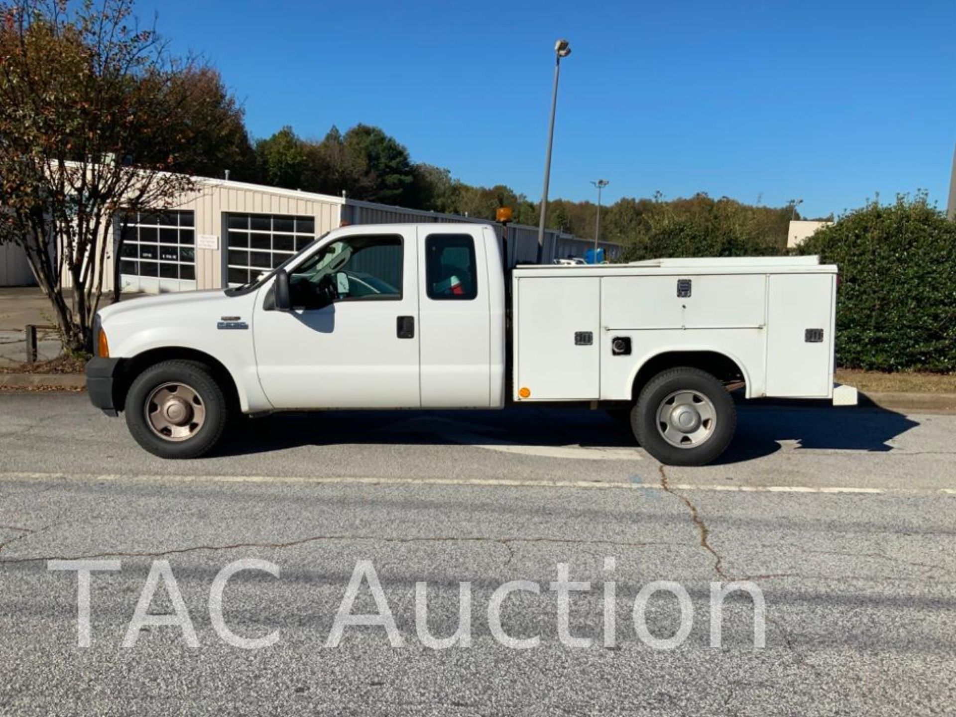 2006 Ford F-250 Super Duty Extended Cab Service Truck - Image 2 of 39