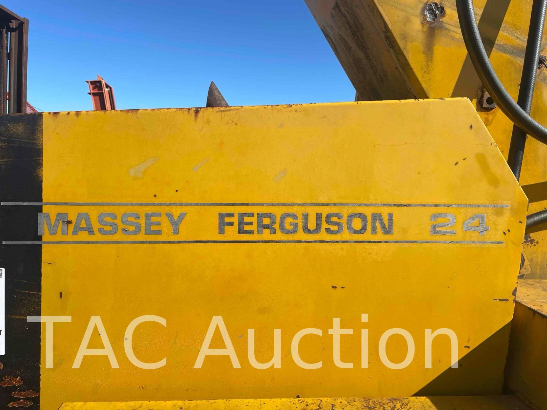 Massey Ferguson MF24 Telehandler - Image 8 of 39