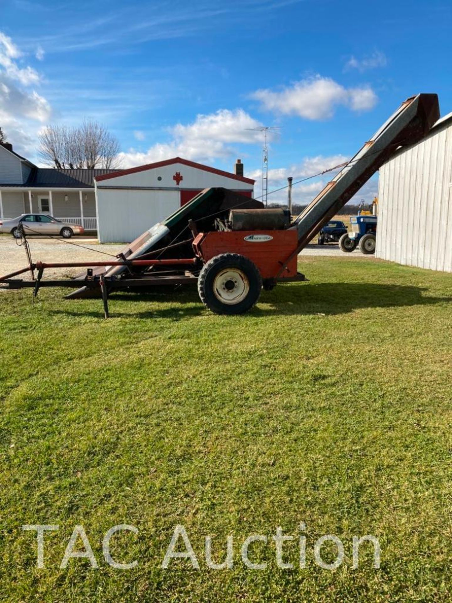 New Idea P-310 (2) Row Corn Picker - Image 2 of 10