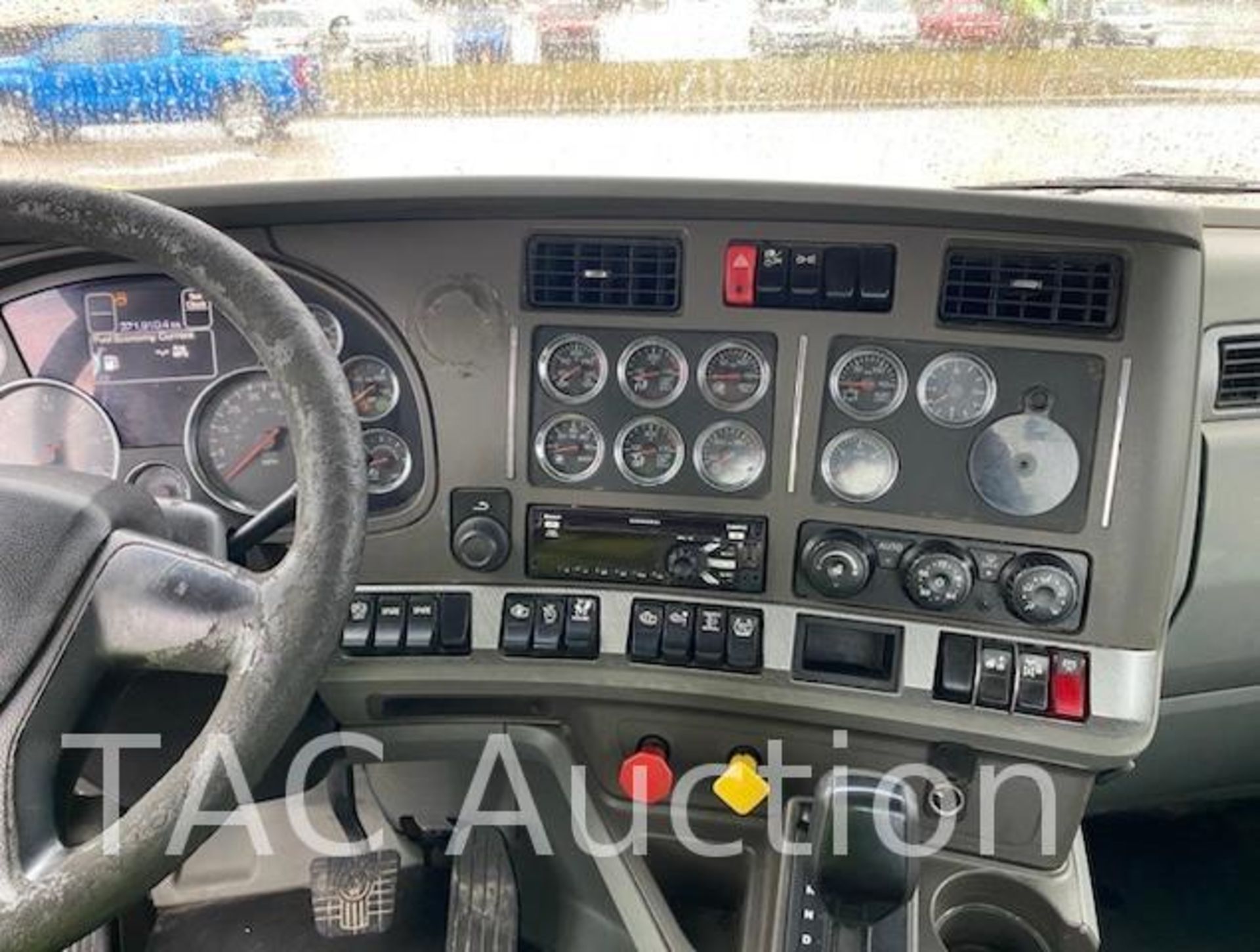 2018 Kenworth T880 Day Cab - Image 11 of 55
